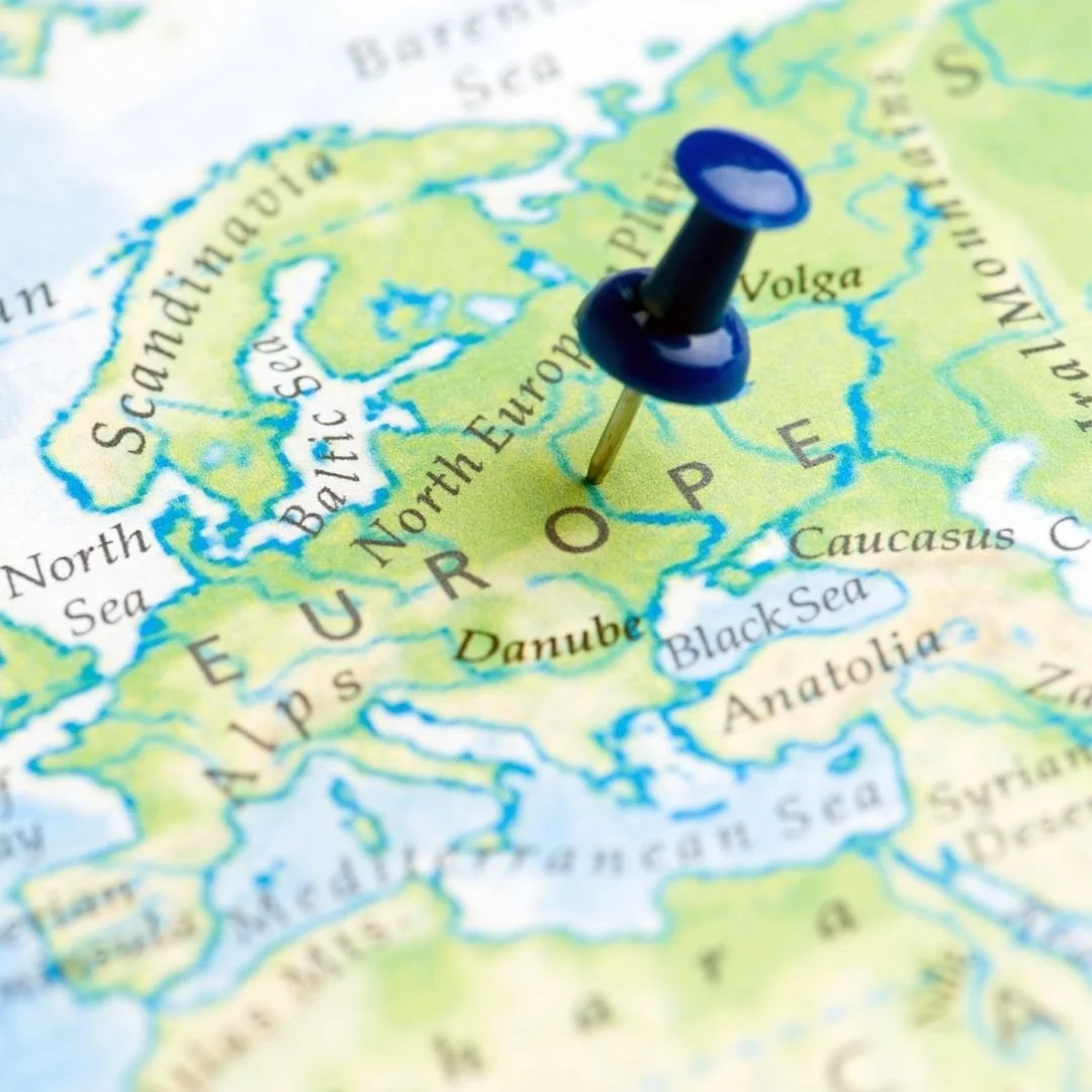 Made in France & Europe : sourcing local et circuits courts pour réduire l’empreinte carbone.