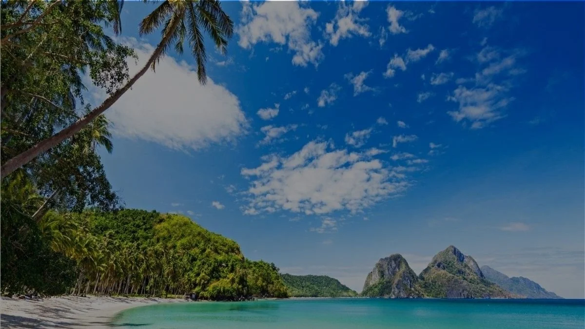 Plage tropicale et mer turquoise, univers tourisme pour objets souvenirs et goodies sur mesure.