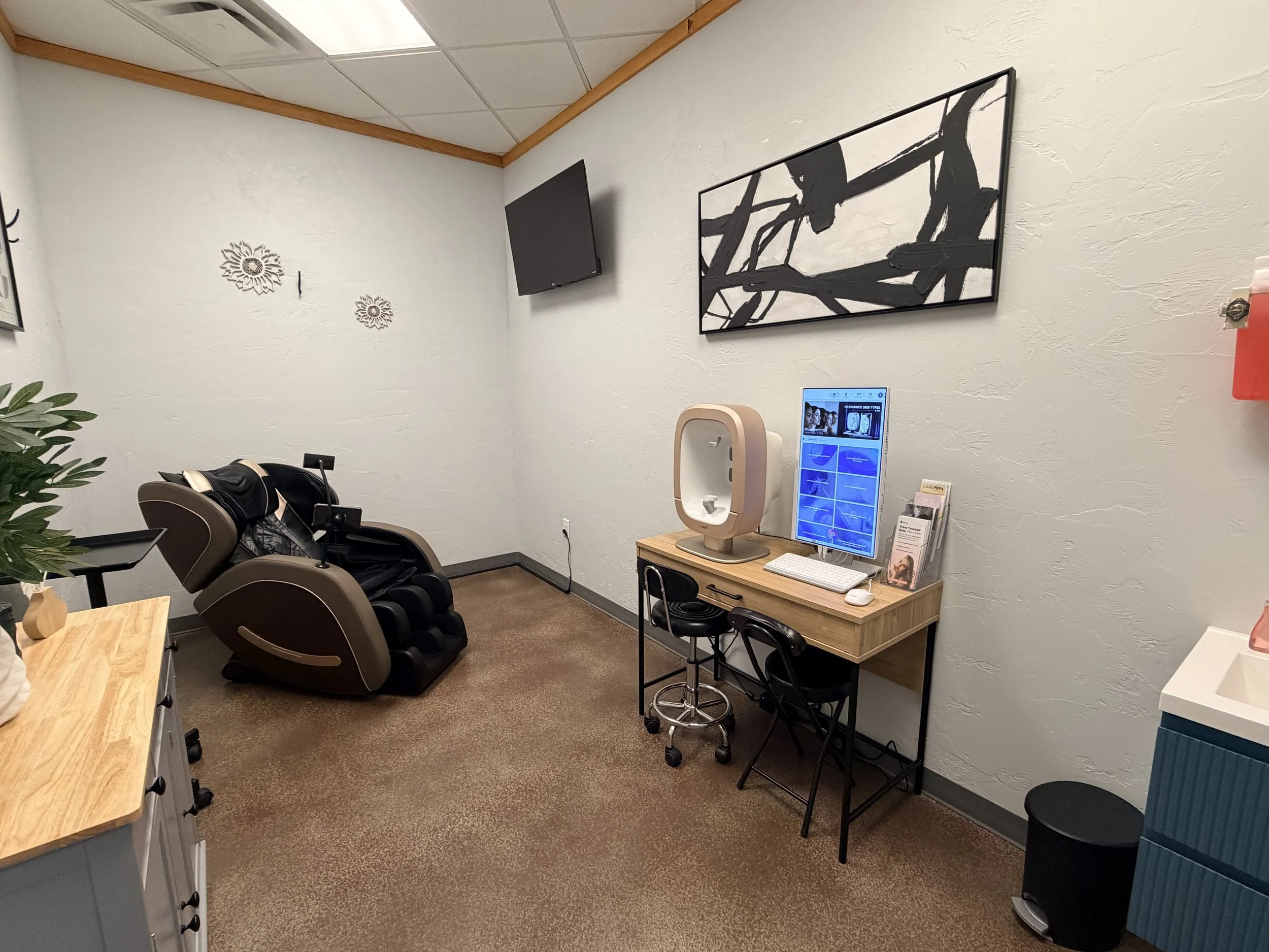 Consultation Room, IV Therapy Room