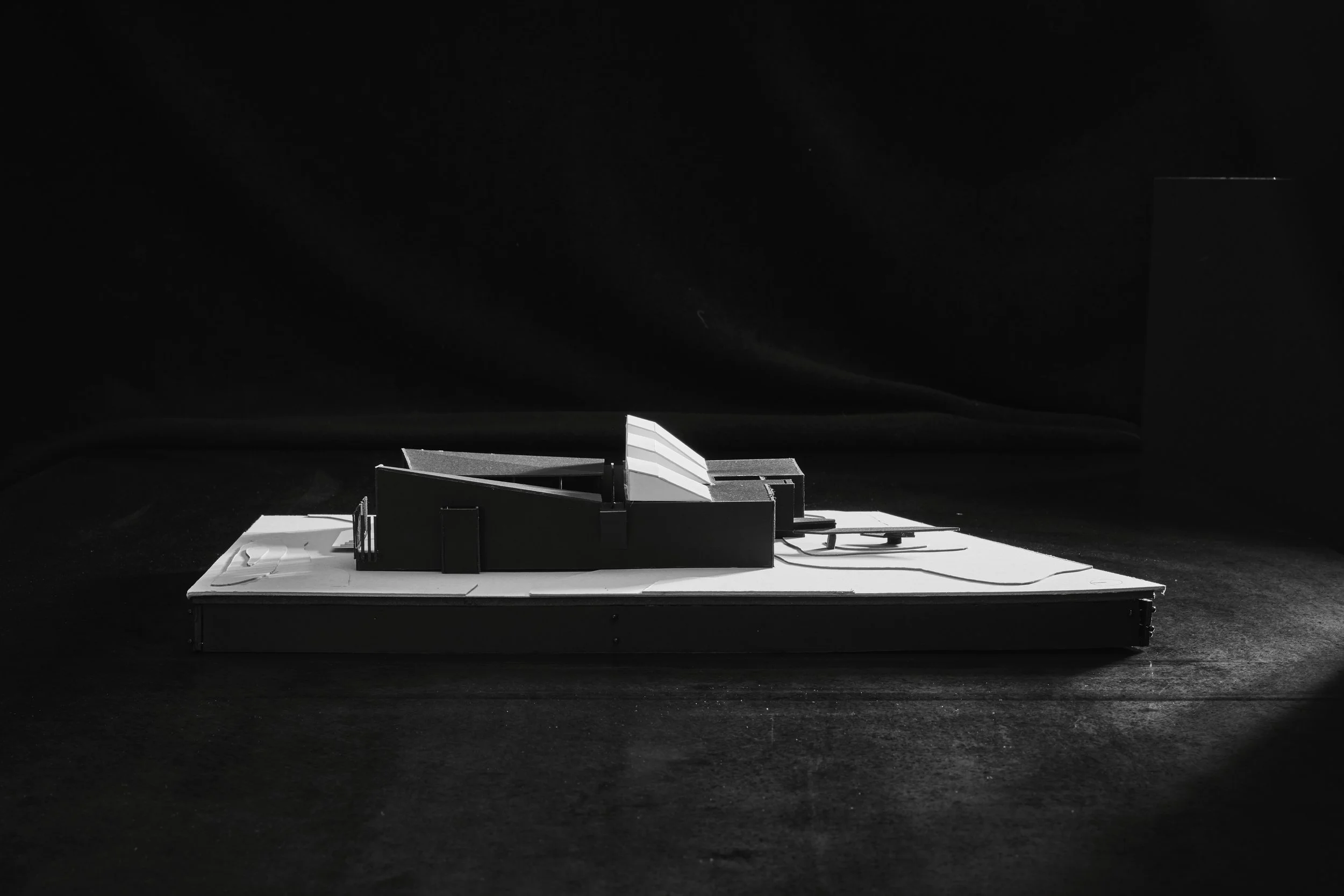 BRANCH STUDIO_CASA X_MODEL_PETER CLARKE_02.jpg