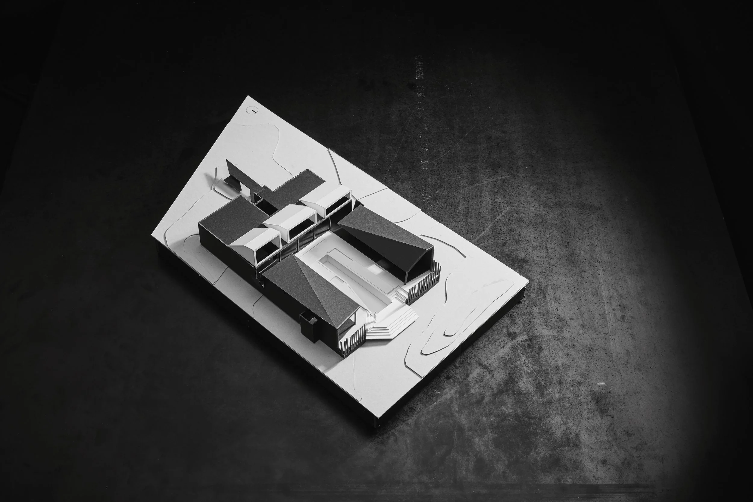 BRANCH STUDIO_CASA X_MODEL_PETER CLARKE_04.jpg