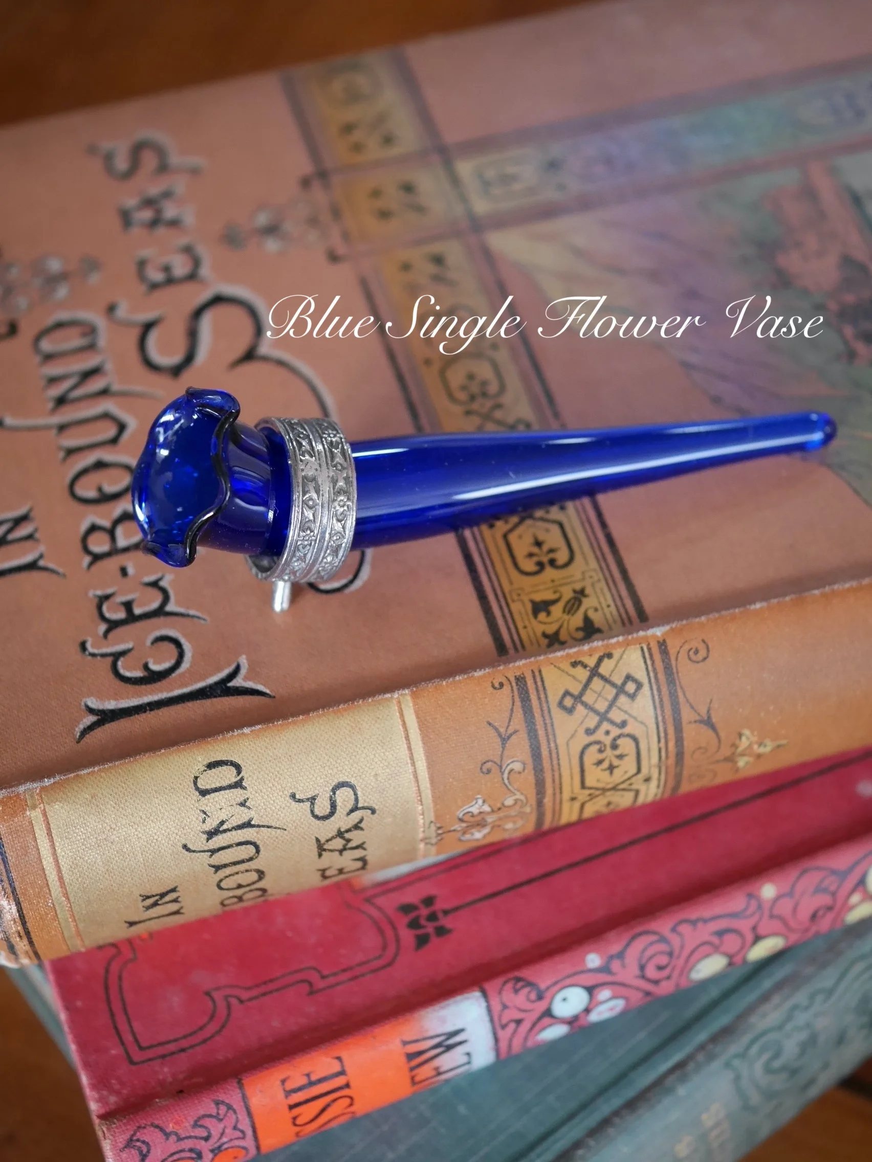 ブリストルブルーガラス ブートニア（1900年頃）