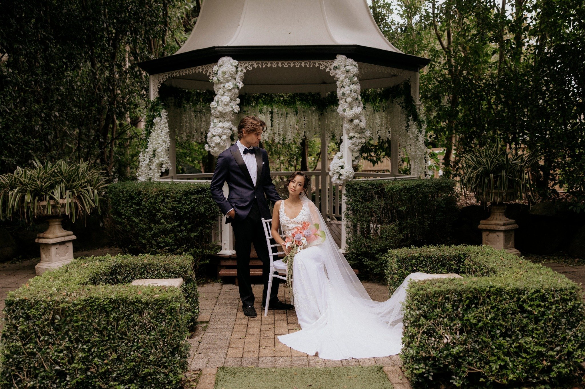 A look inside one of our recent editorial shoots at Shambala Estate ✨

Huge thank you to this incredible team:

Photography: @sageandstone.photo 
Makeup: @nicolekarolina.mua 
Hair: @dreamylooks_bykara 
Floral styling: @studio_ealain 
Dresses: @whenfr