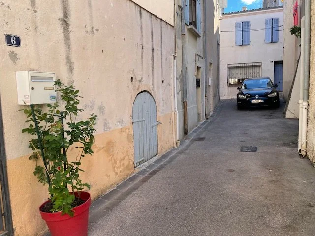 Ruelle côté terrasse.jpg