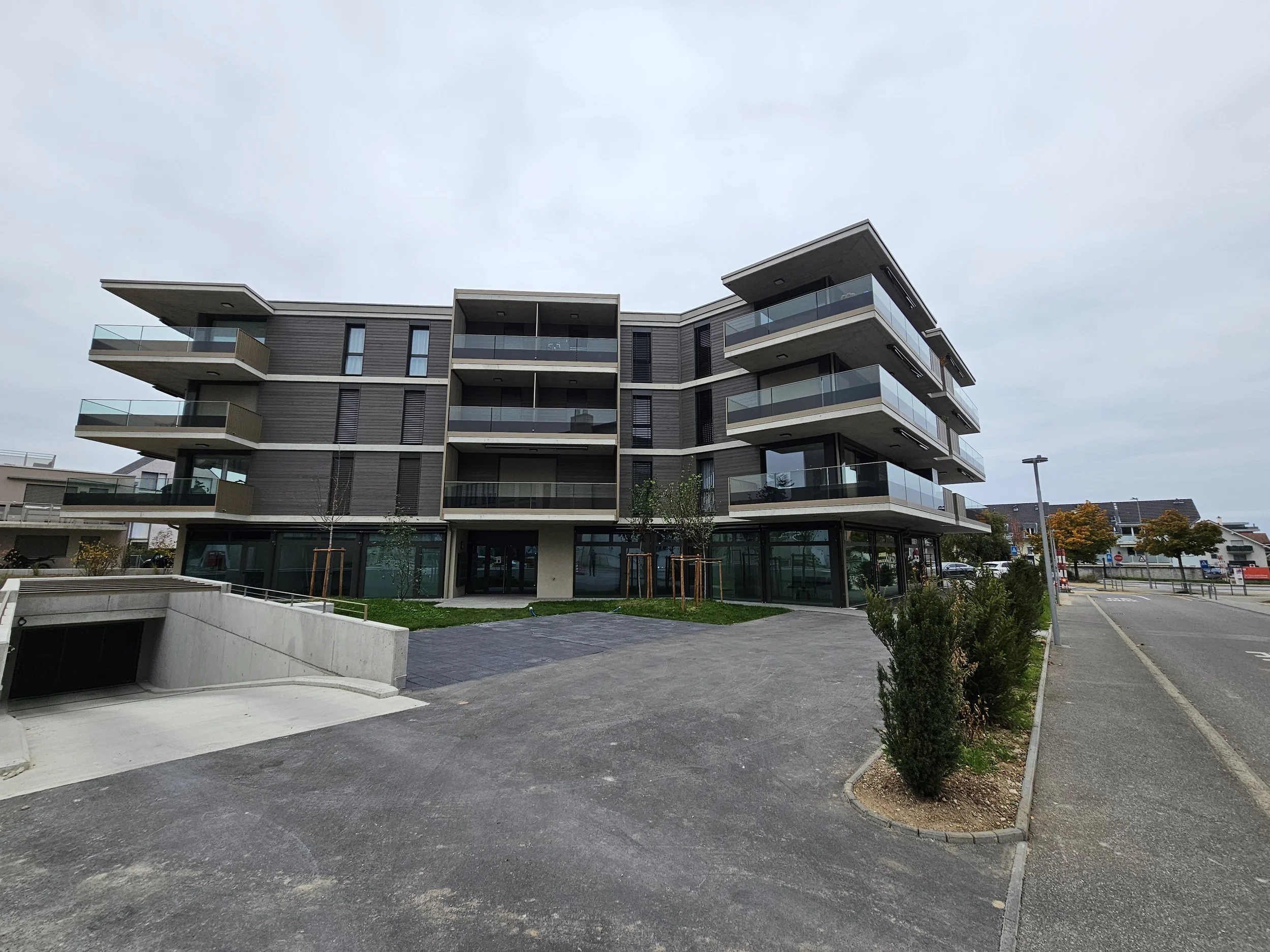 Isolation périphérique avec système PIR-TOP sur immeuble résidentiel à Gland (VD)