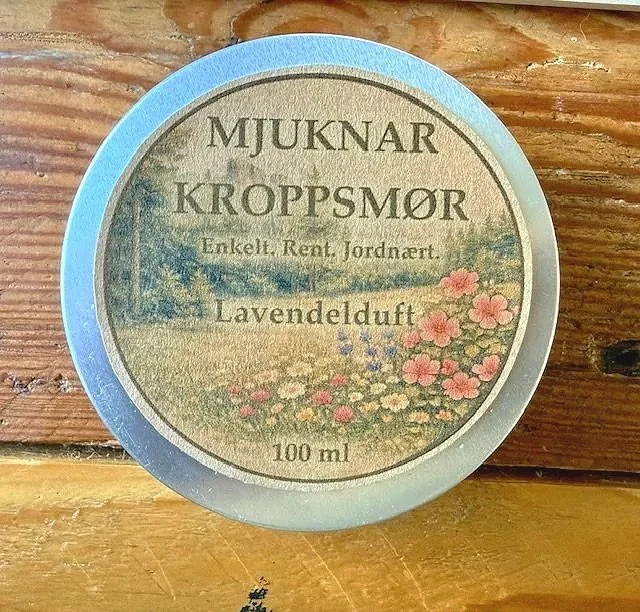 Boks med kroppsmassasje med lavendelduft, 100 ml, fra MjUKNAR, enkelt, rent, jordnært.