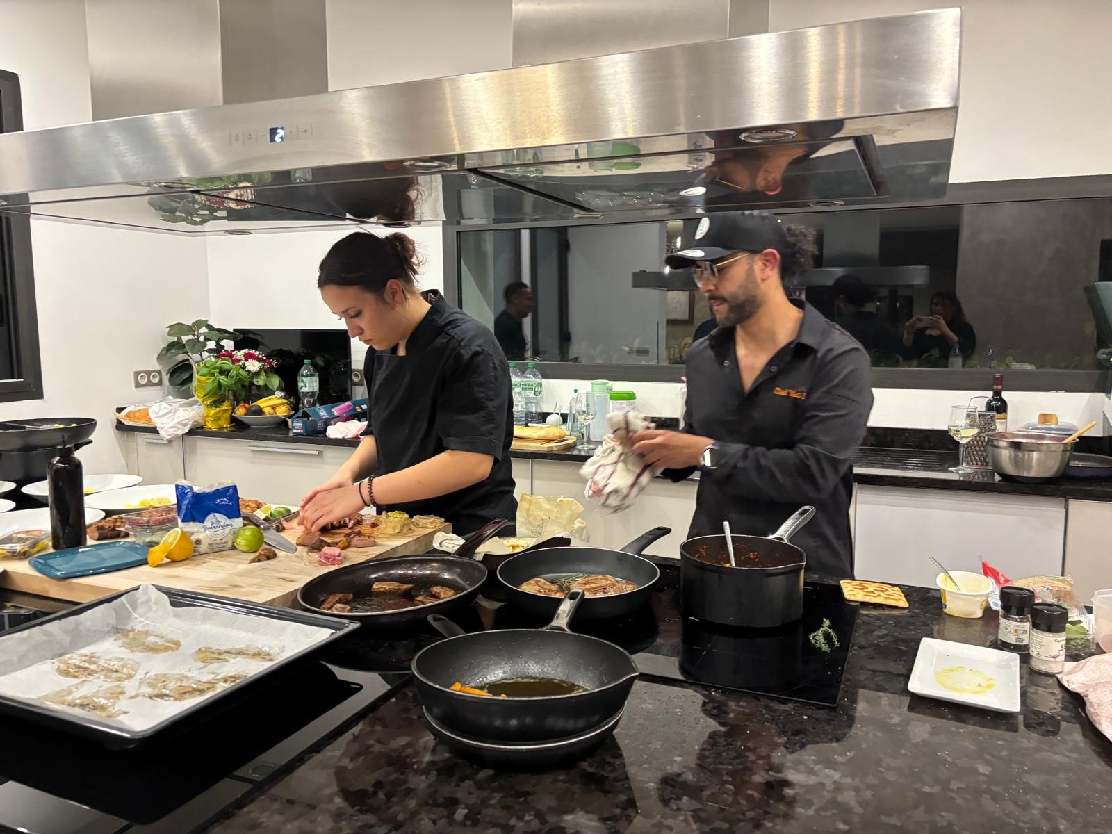 Traiteur et private chef à domicile pour dîner privé, buffet ou réception à Cannes, Nice, Monaco, Antibes, Saint-Tropez et toute la Côte d’Azur. Saveurs locales et service personnalisé.