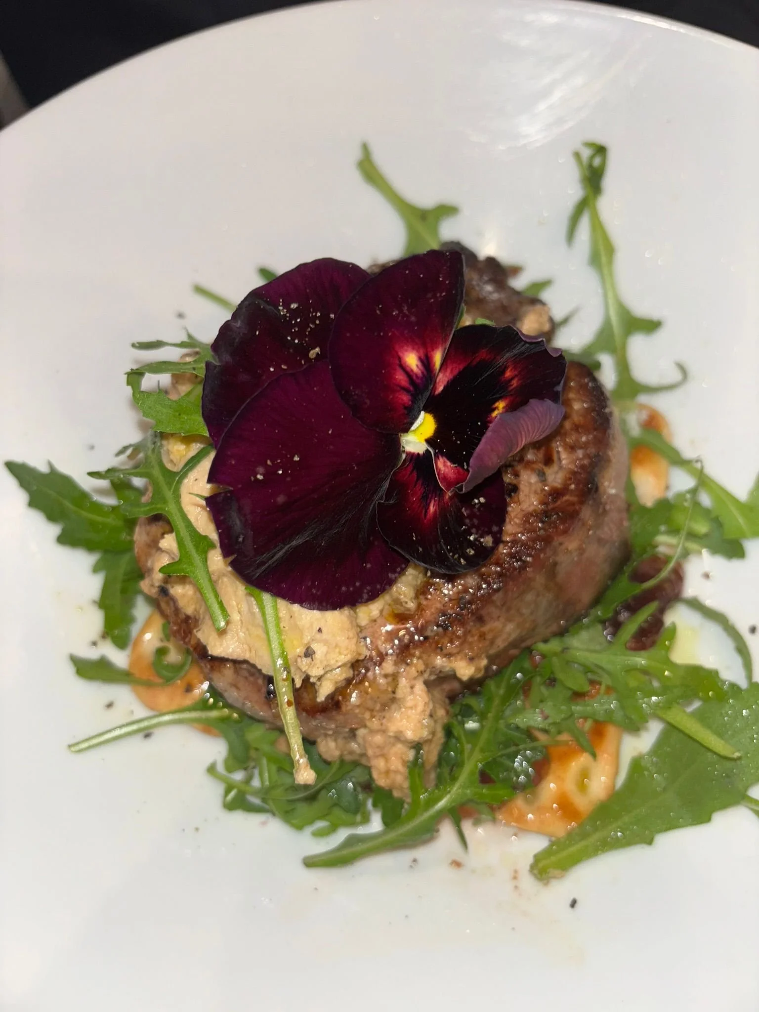 Traiteur et private chef à domicile pour dîner privé, buffet ou réception à Cannes, Nice, Monaco, Antibes, Saint-Tropez et toute la Côte d’Azur. Saveurs locales et service personnalisé.