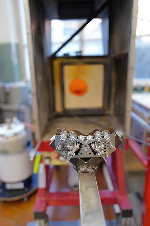 1150deg-art_hotshop_glory2.webp