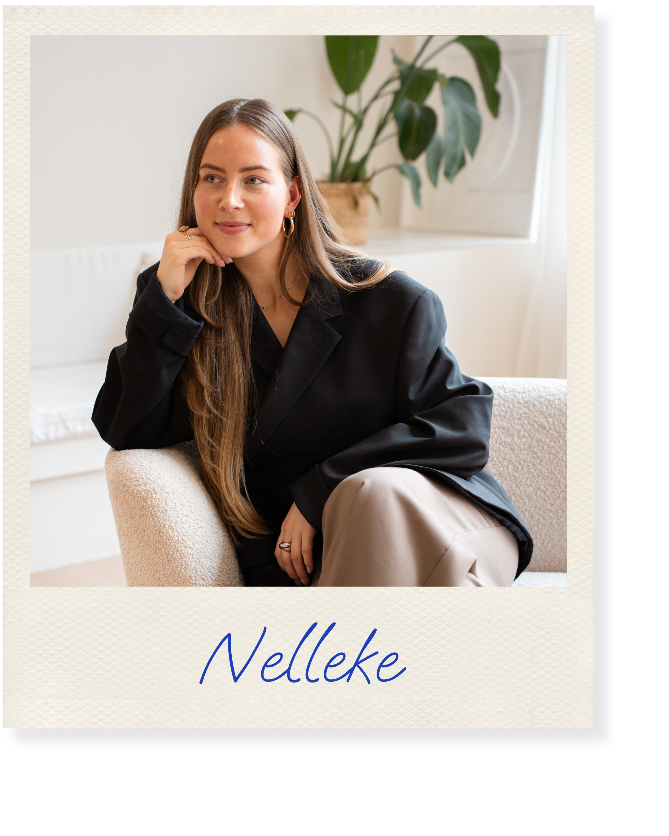 Nelleke, mede-eigenaar van JUNE content creation, op een portretfoto.