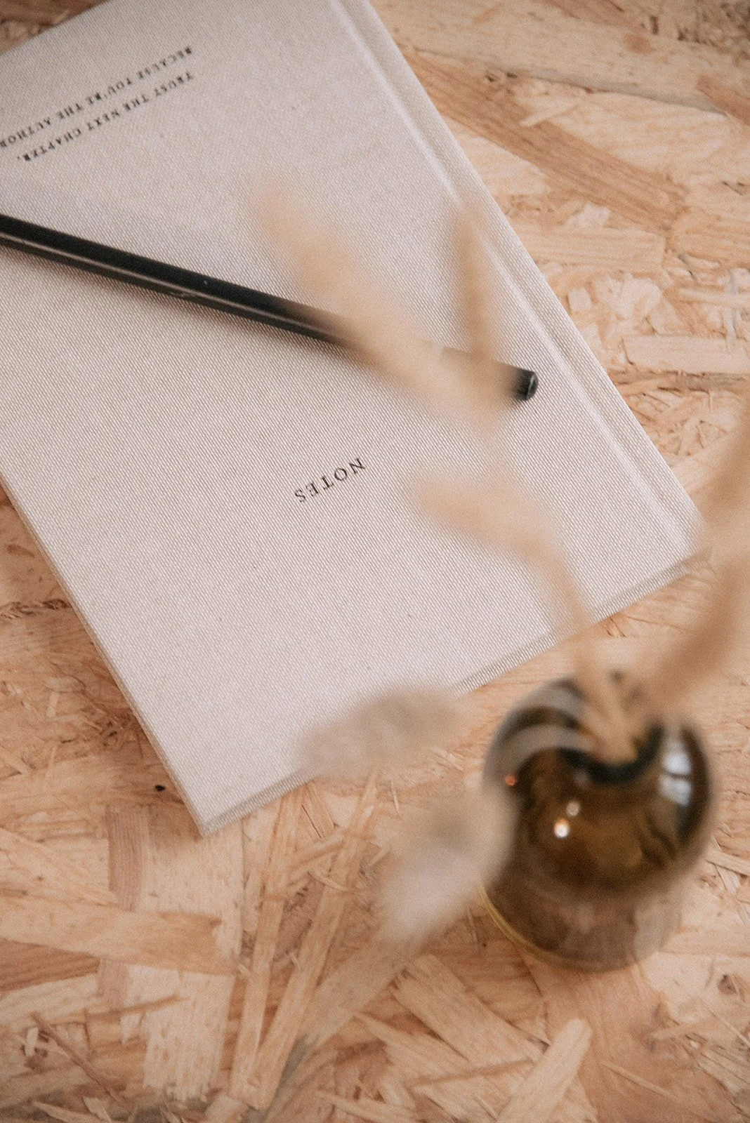 Ratkaisukeskeinen valmennus, muistikirja ja kynä