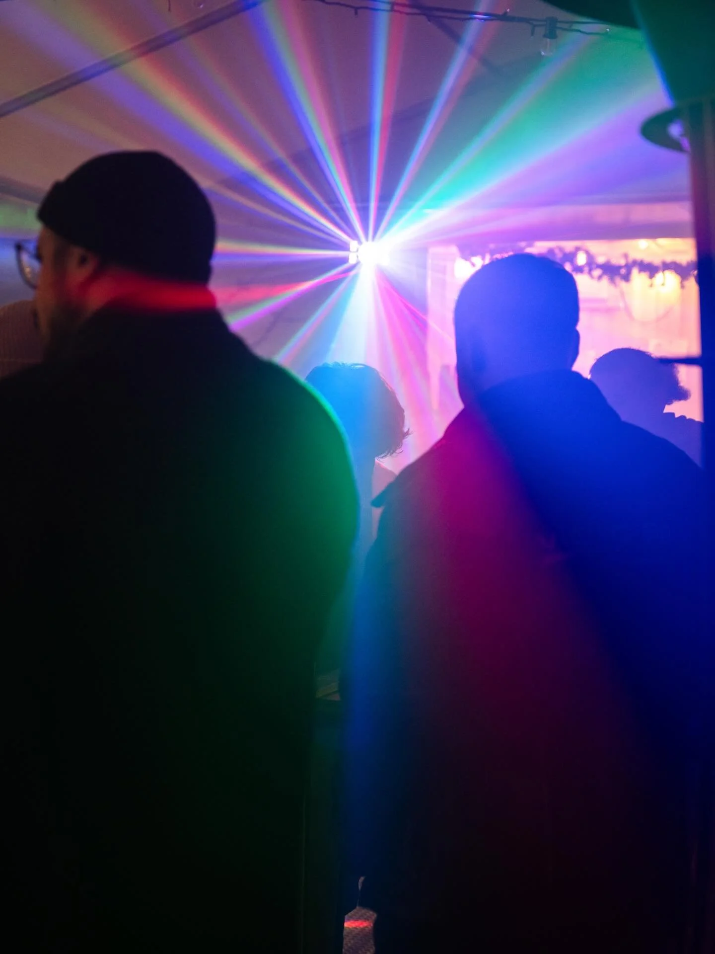 La premi&egrave;re &eacute;dition de Fever Festival, c&rsquo;est ce samedi, de 16h &agrave; 22h &agrave; Echallens ✨

Au programme, 6 heures de DJs set de trois artistes de la r&eacute;gion, aux tonalit&eacute;s house et techno, de la raclette et des