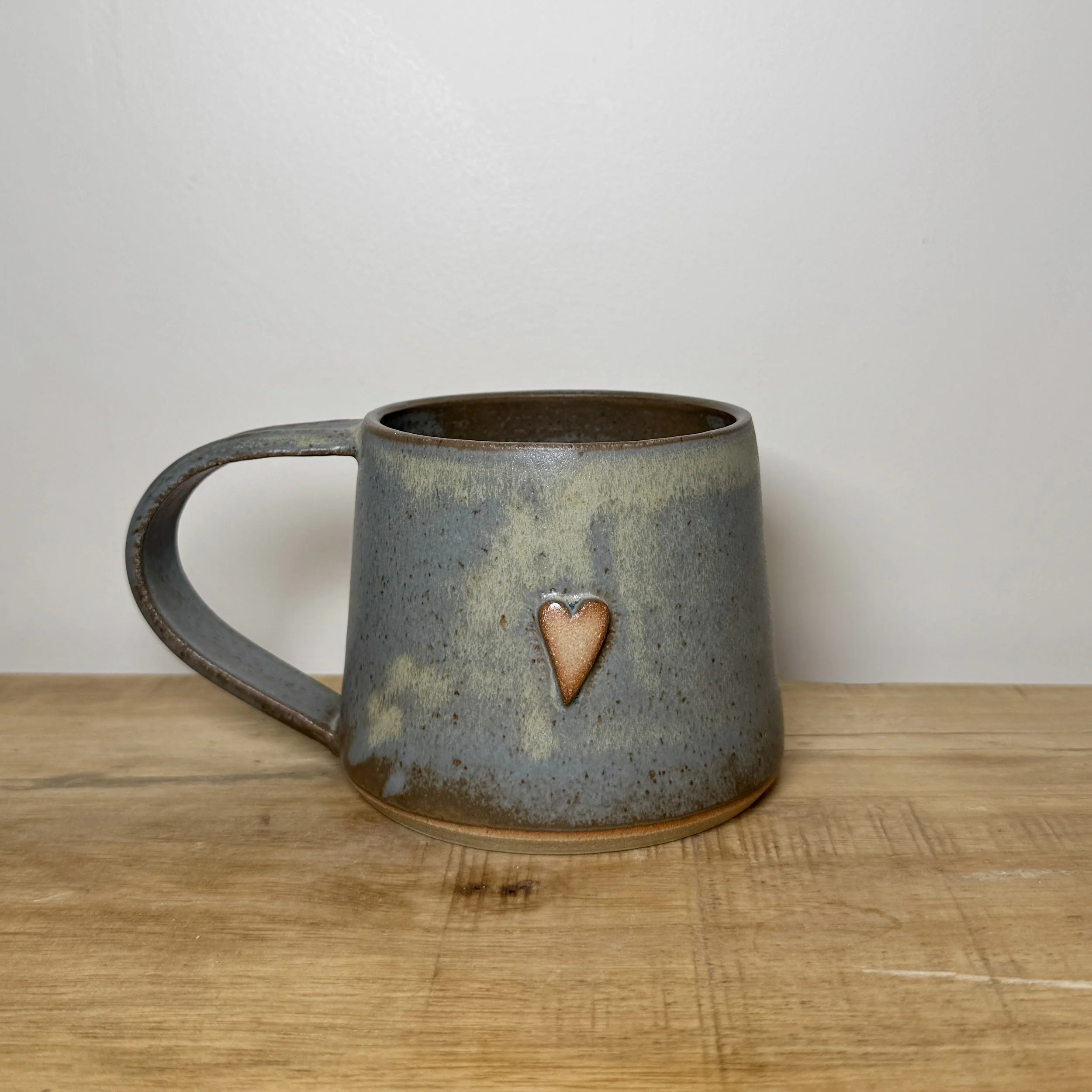 Granite raised heart mug