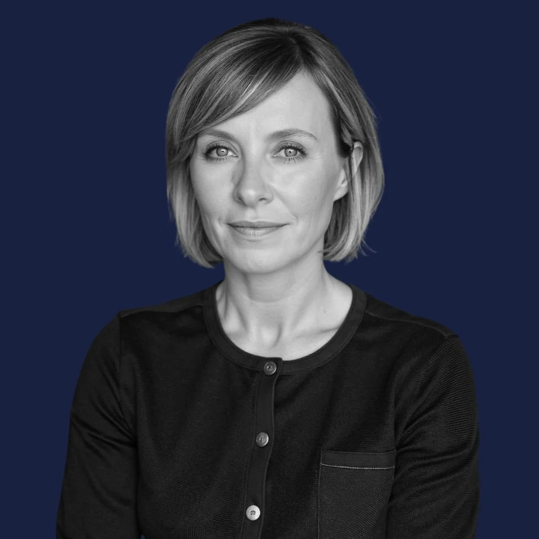 CARYN MCCONNACHIE HEADSHOT