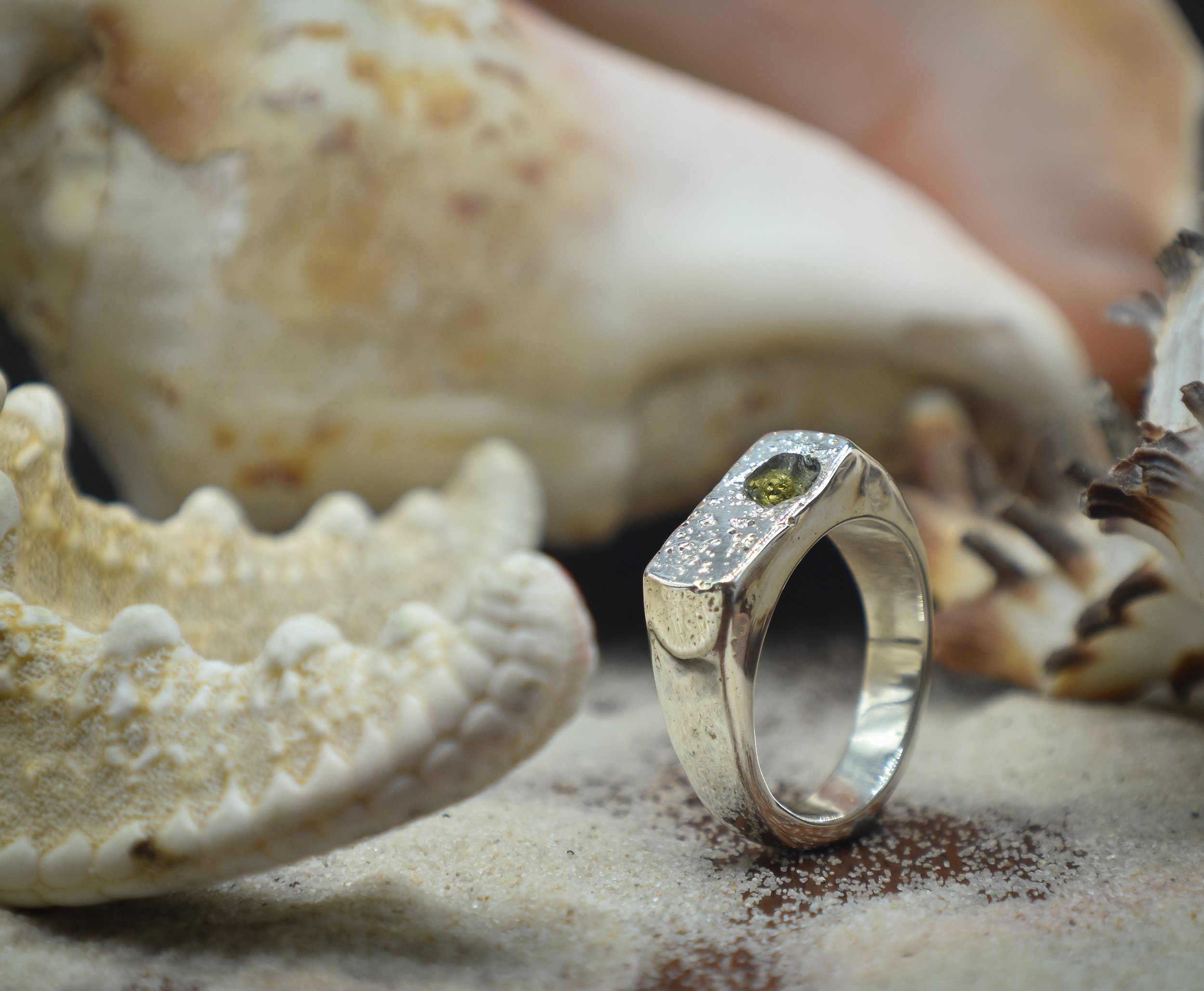 Unearthed rough sapphire - size 10 (T 1/2)