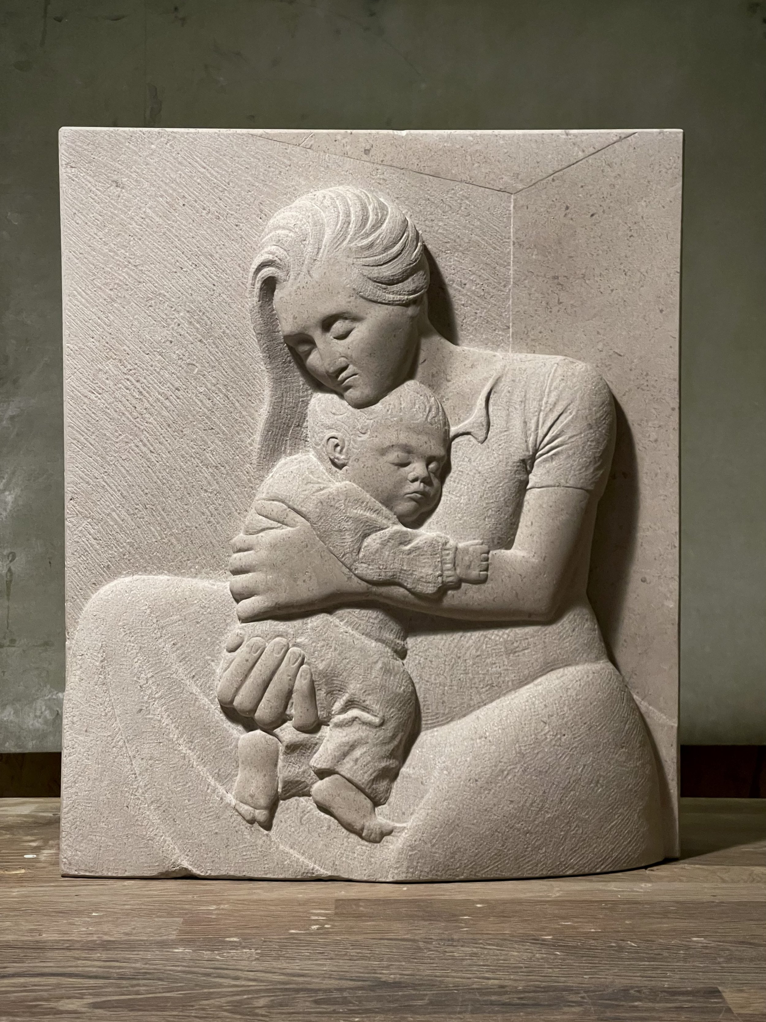 Mother and Child.
Carving in Hopton Wood stone.
38x45x13cm.
2025.
Sold