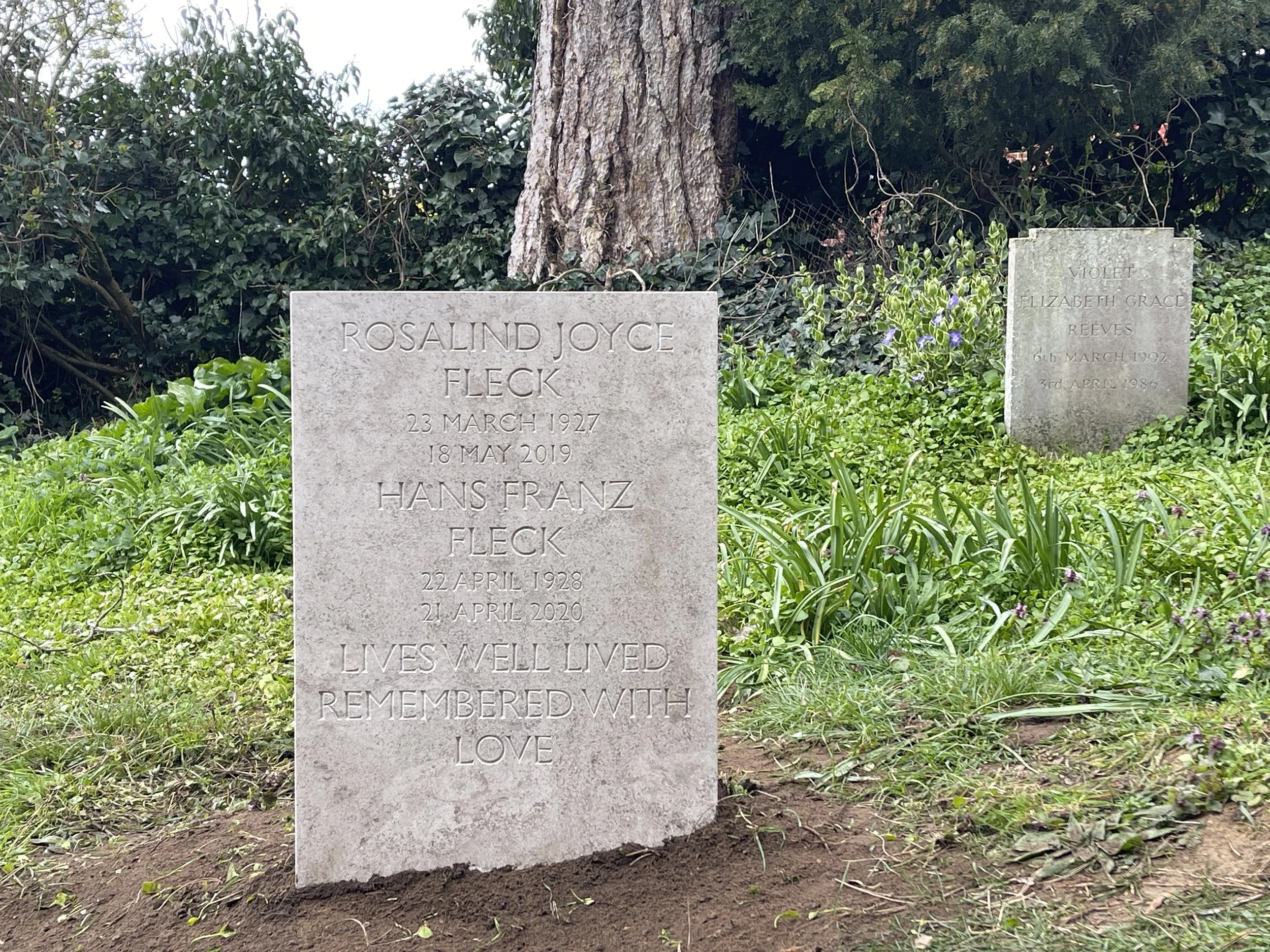 Modernist headstone carved in Hopton Wood stone, 2026. Made in West Norwood, south London.