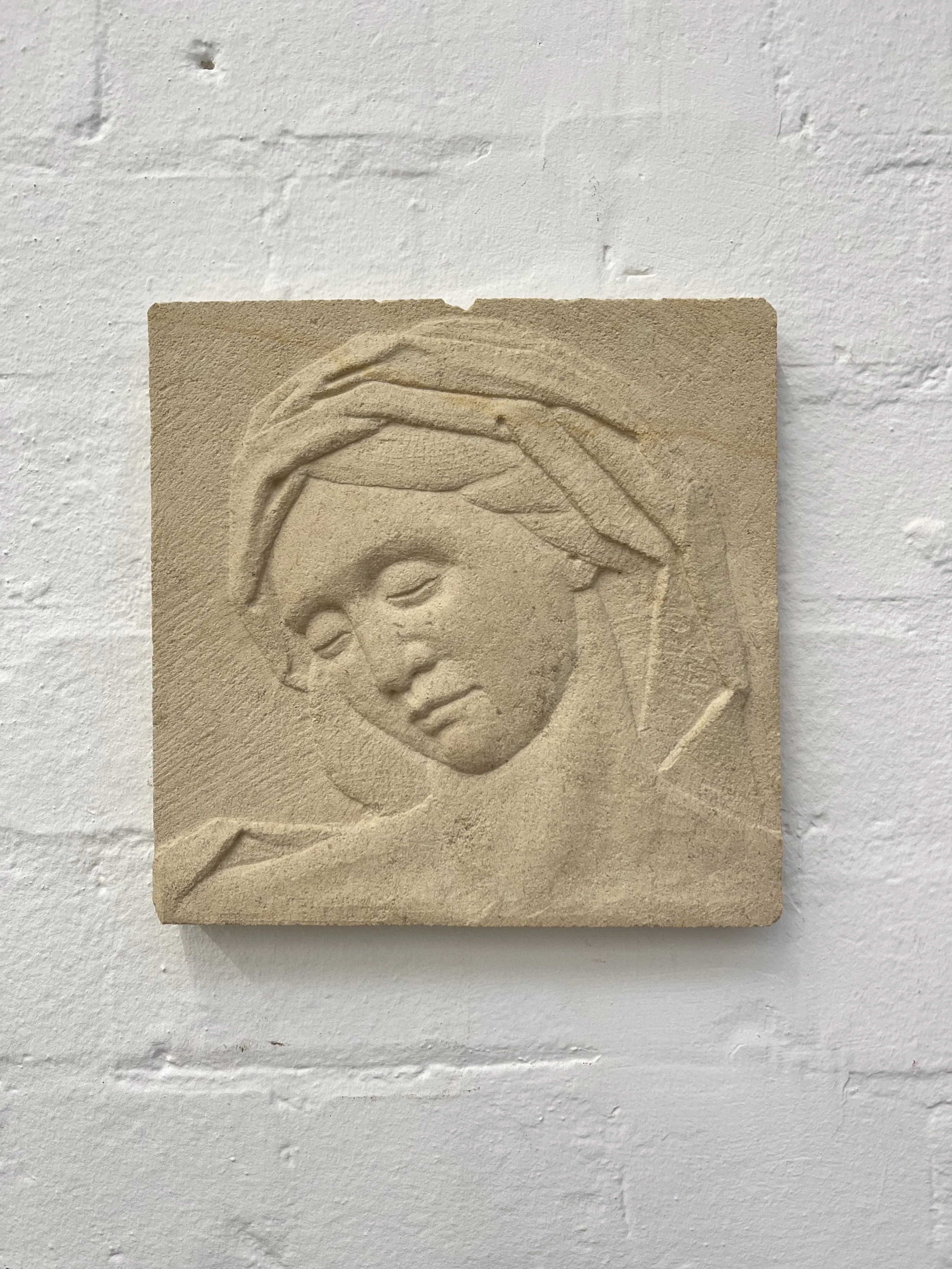 Sketch for a Mother and Child relief.
Carving in Caen stone.
15x15x3cm.
2025. NFS