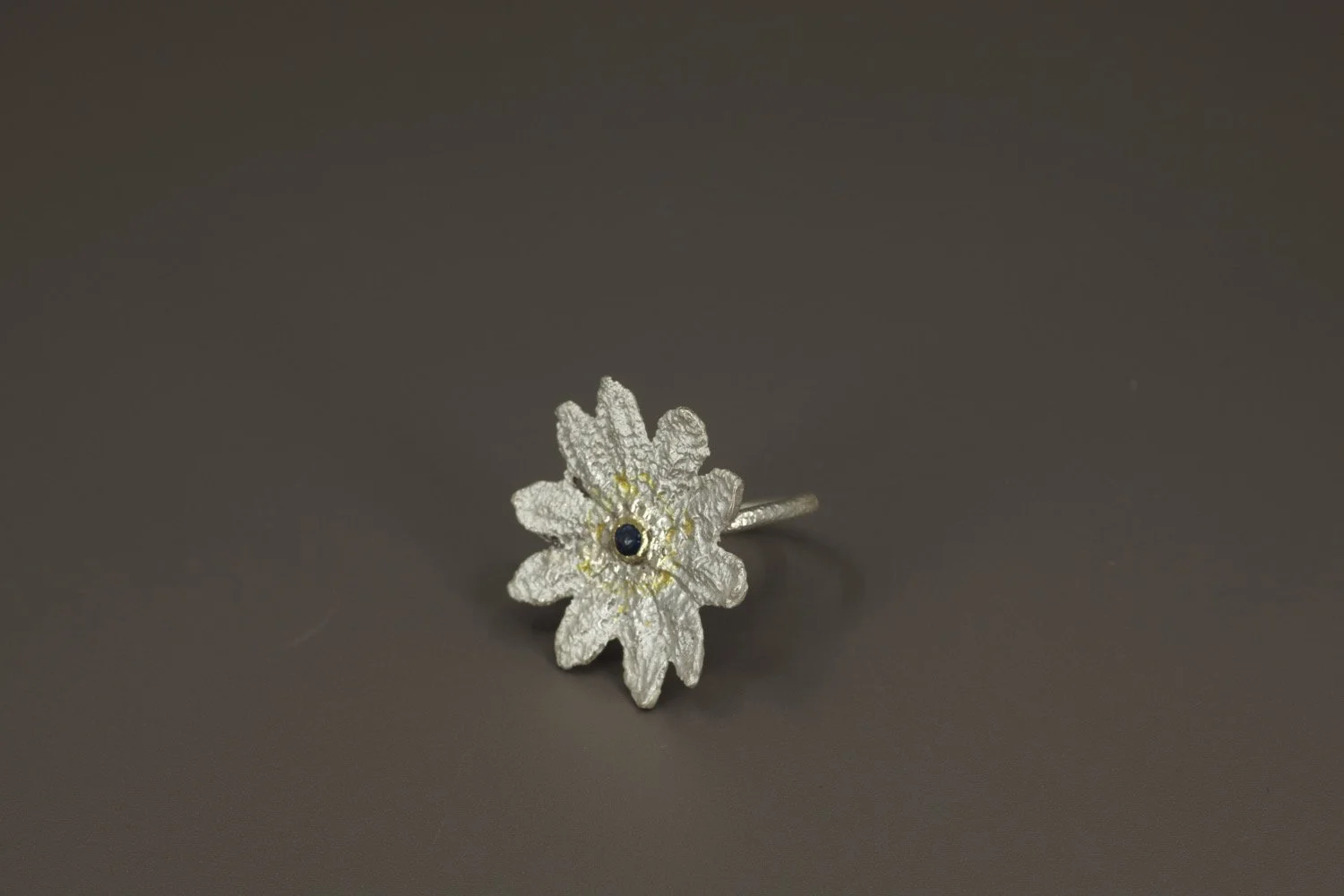Flora ring