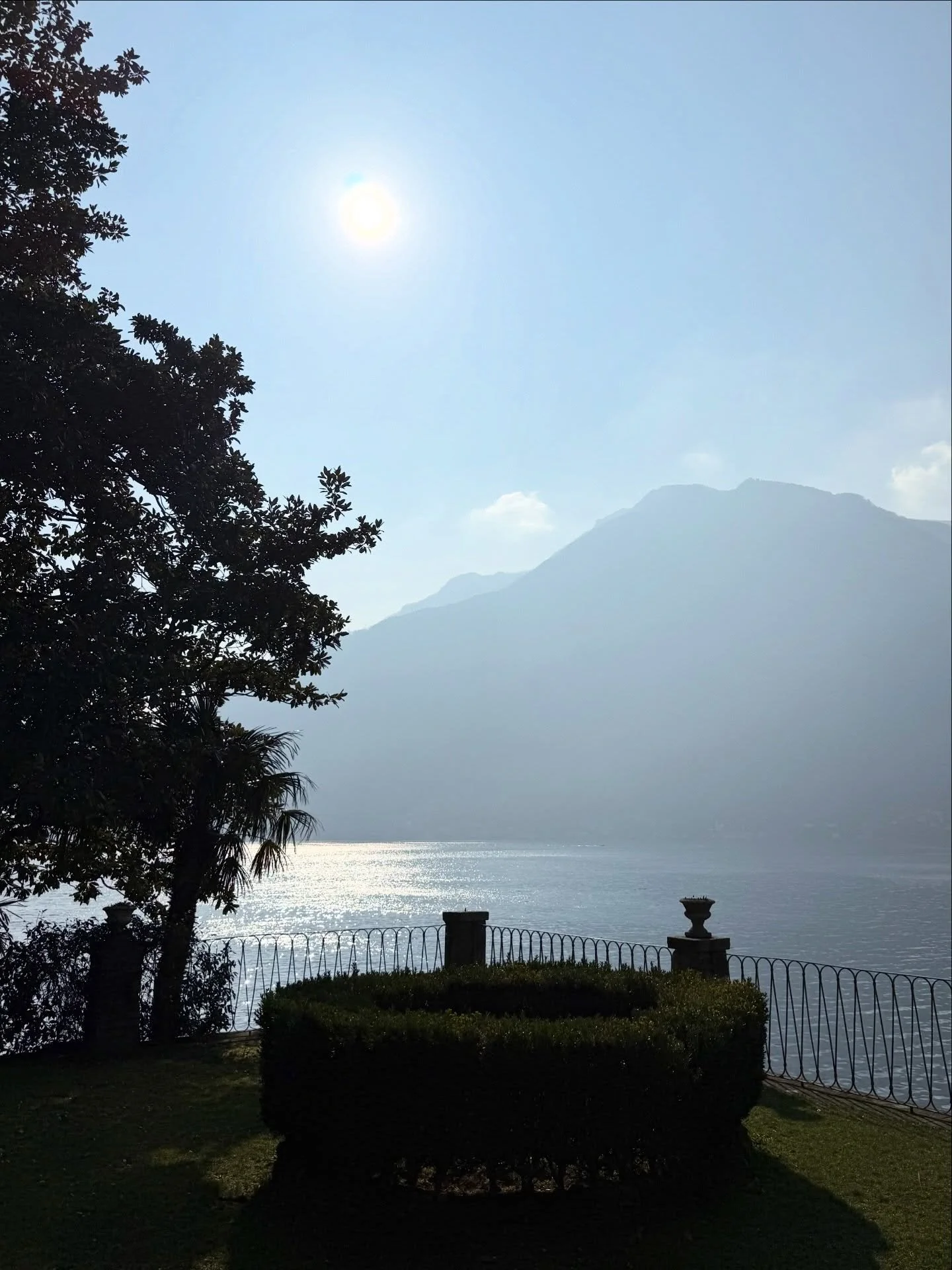 March moments, and a reminder of all of the smiles amongst the unexpected curveballs &hearts;️

1. Fell in love with Lake Como 
2. &hellip;I mean, hard not to 
3. My brother surprising me with the little bell my mum wore on her ski jacket for as long