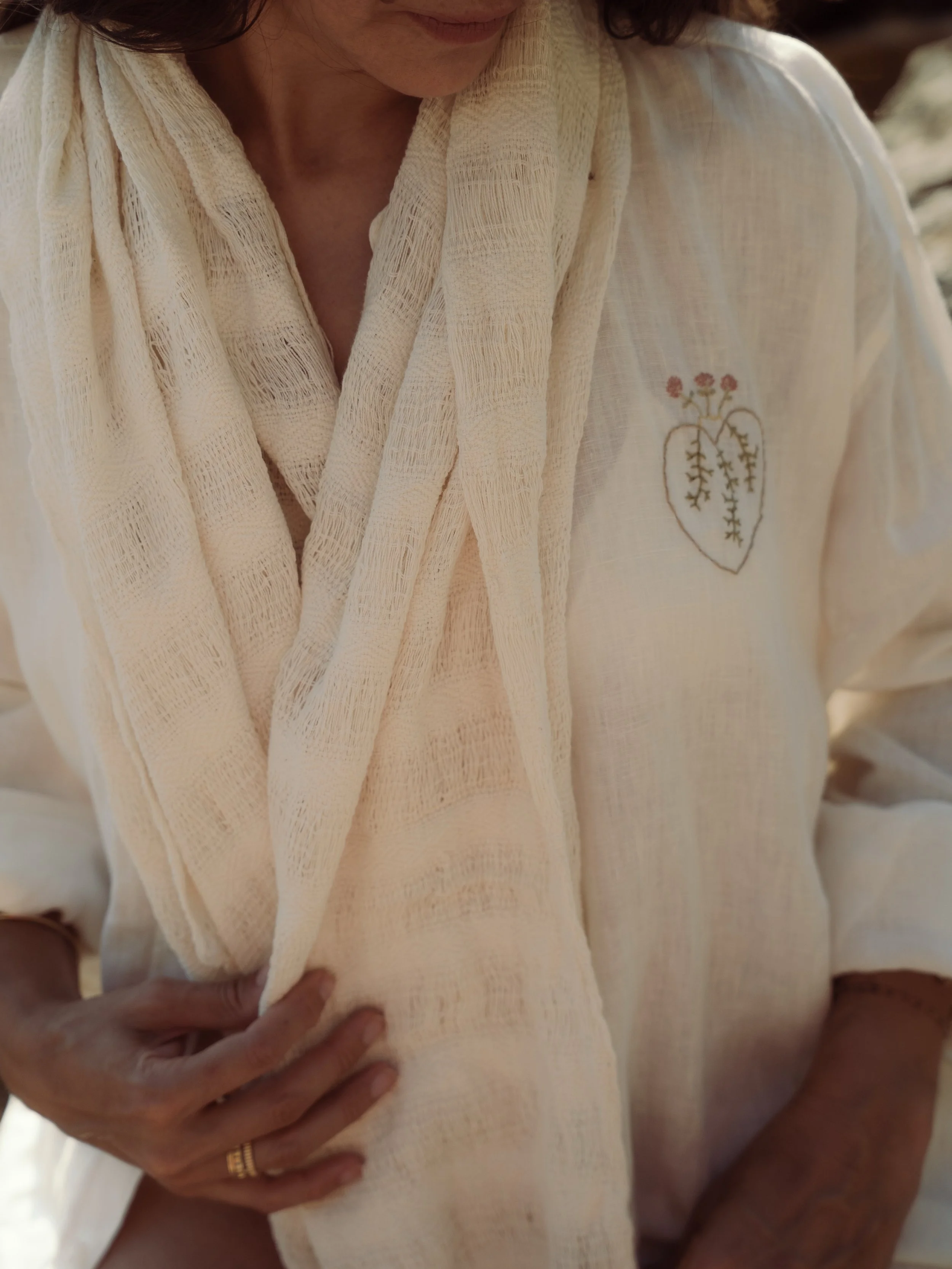 Sacred Heart Linen Shirt ♡

Maison Earth&rsquo;s Sacred Heart, hand embroidered on a carefully selected preloved linen shirt, reveals veins that resemble roots and flowers. It is a reminder not to focus only on outward appearances.

Just as with a tr