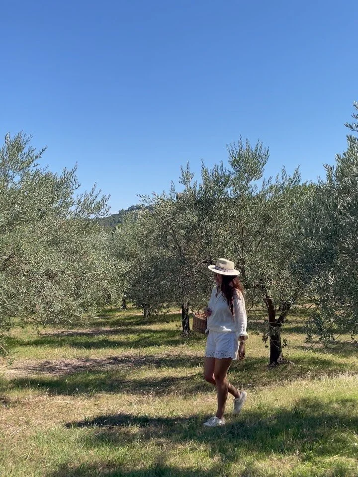 A summer in the South of France, full of inspiration ♡ 

Wandering through beautiful places, discovering old stones, sun-drenched landscapes and little corners filled with beauty.

A season of slow days, treasured moments and endless inspiration &mda