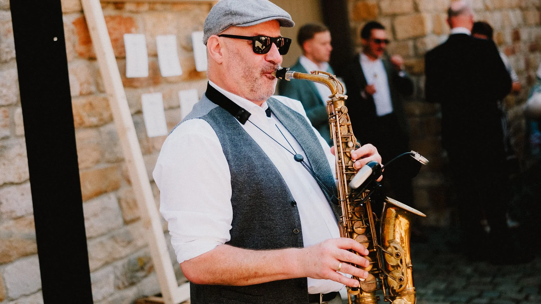 Saxophonspieler bei Sektempfang auf Hochzeit in Haßloch