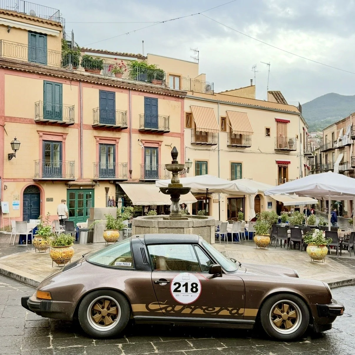 Posh Porche in Piazza Margherita