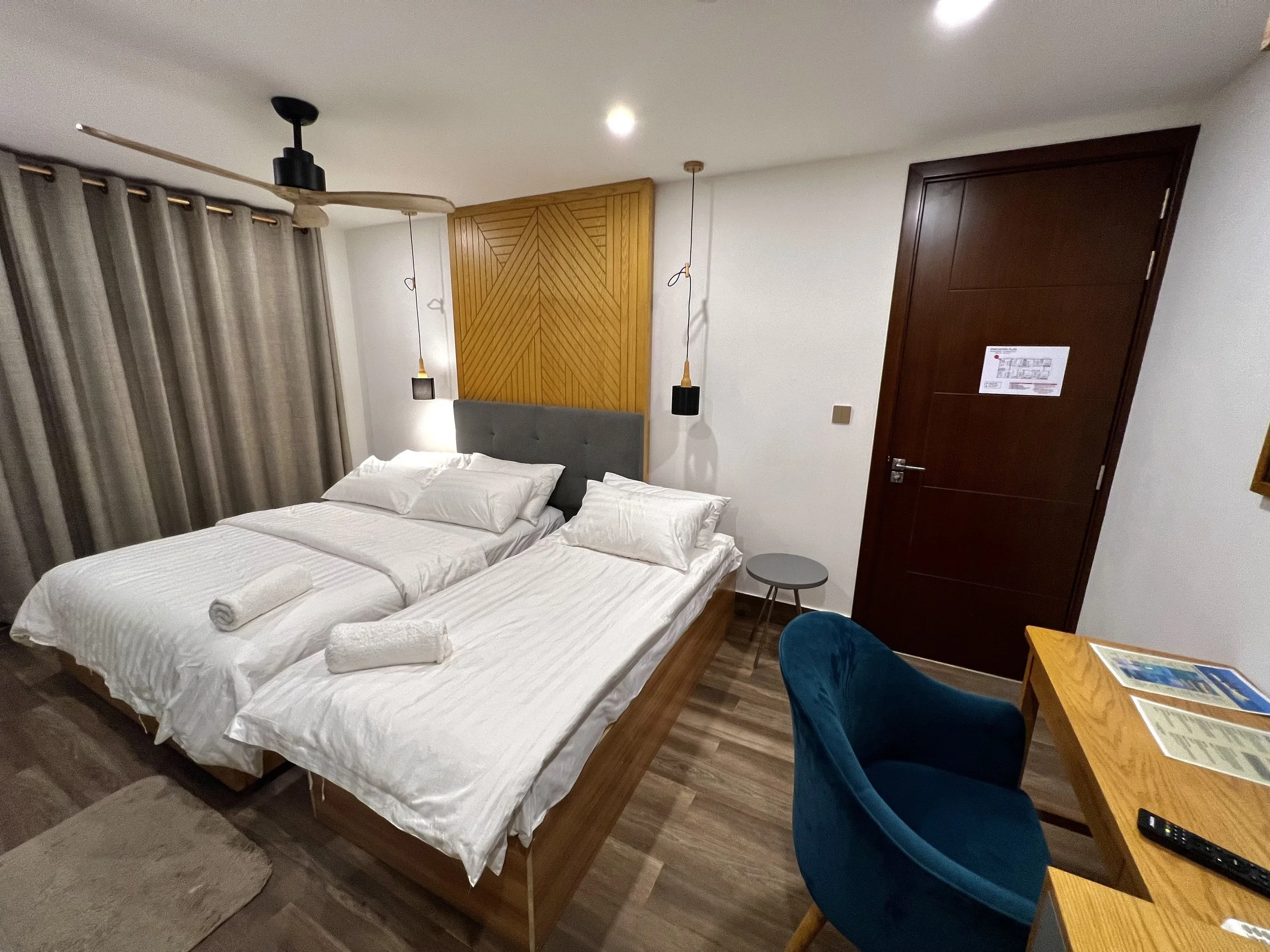 モダンな客室内。