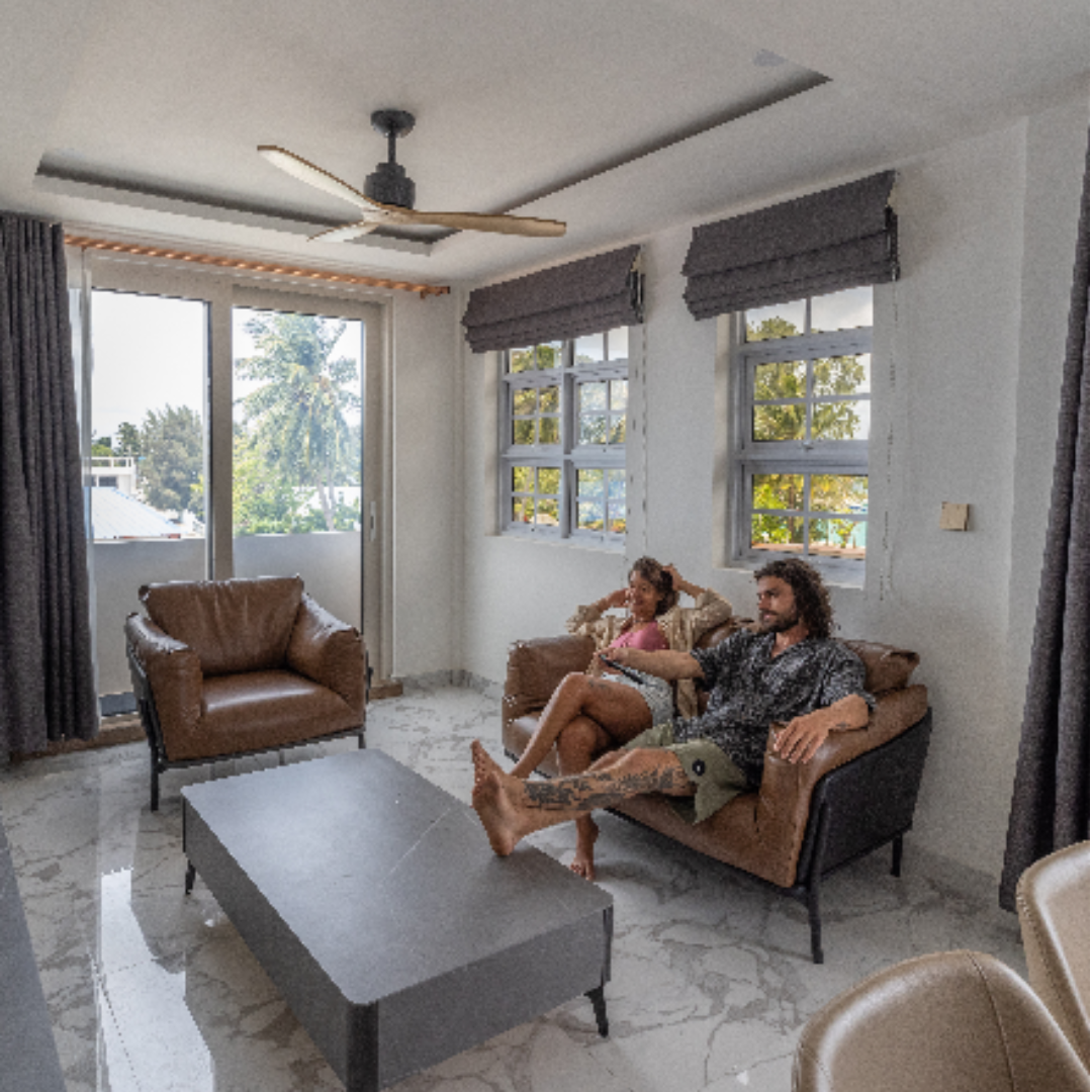 Family Suit living room
