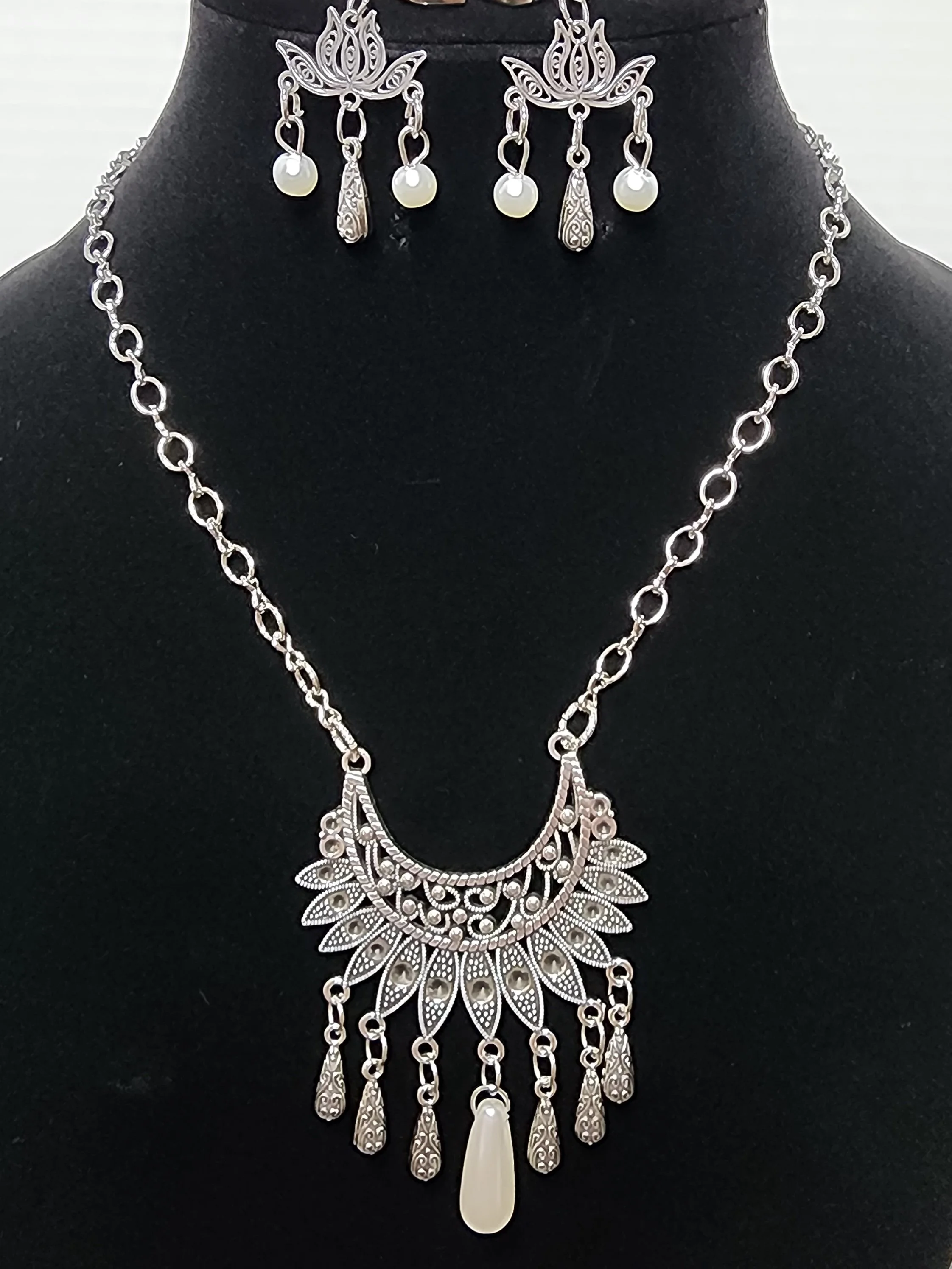 India Lotus Neclace and Earings 1.jpg