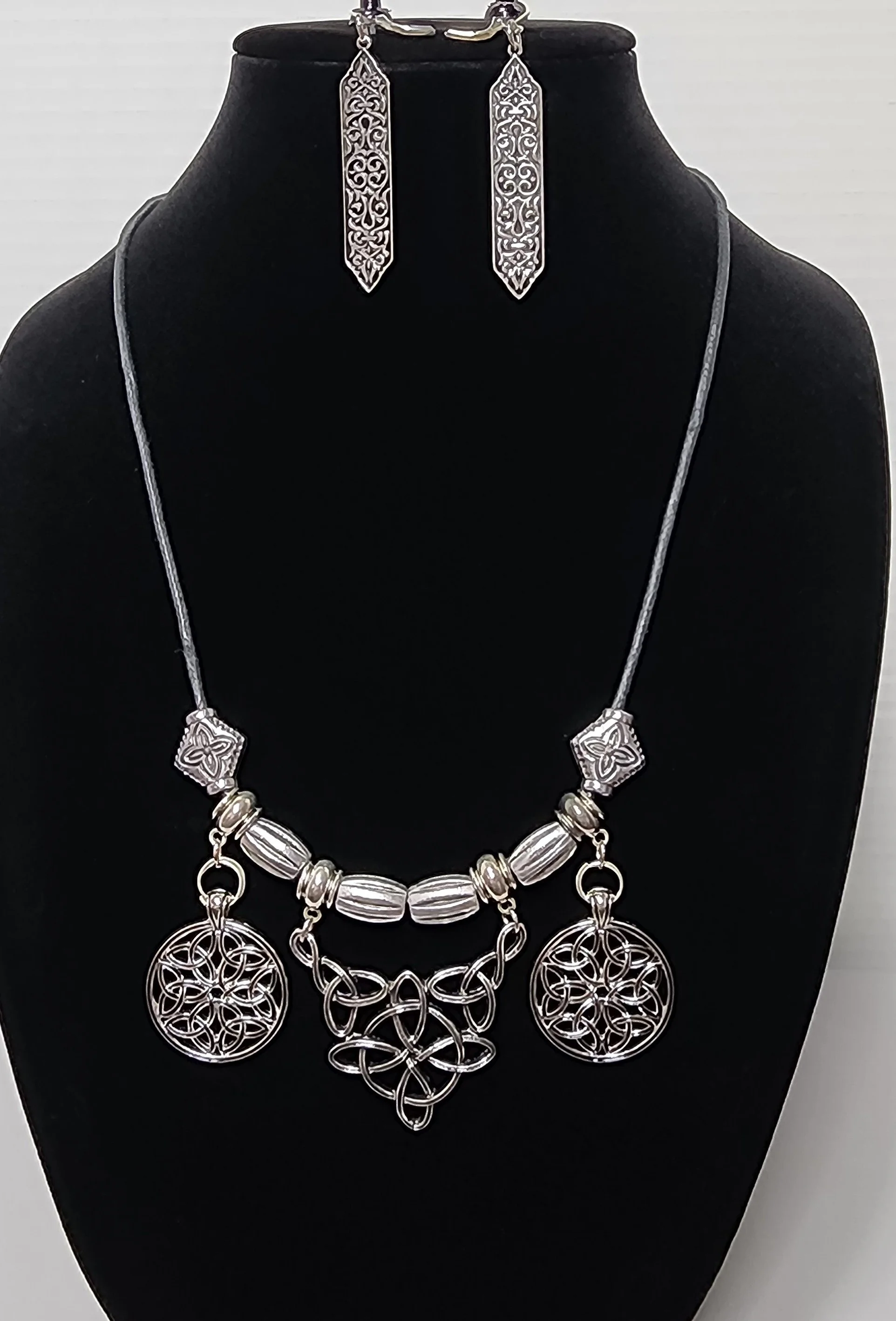 Silver Tone Celtic Necklace/Earrings