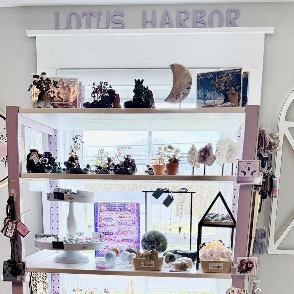 Weekend reminder.

You can find Lotus Harbor @woodwireandwhimsy in Huntingtown this weekend.

The shelves have been refreshed with new additions, including heart-shaped Labradorite pendant necklaces, Companion Kits, and a few other newly added pieces