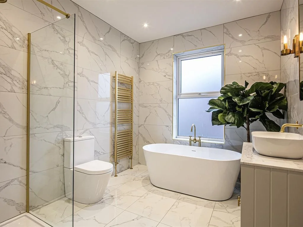 Meersbrook Ave Bathroom.jpg