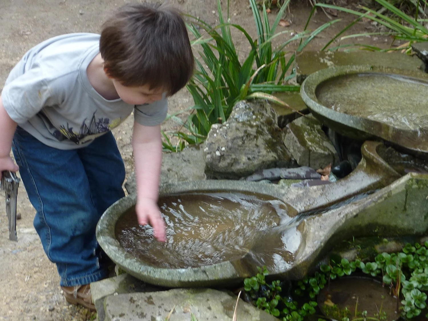 Make waves not war.JPG