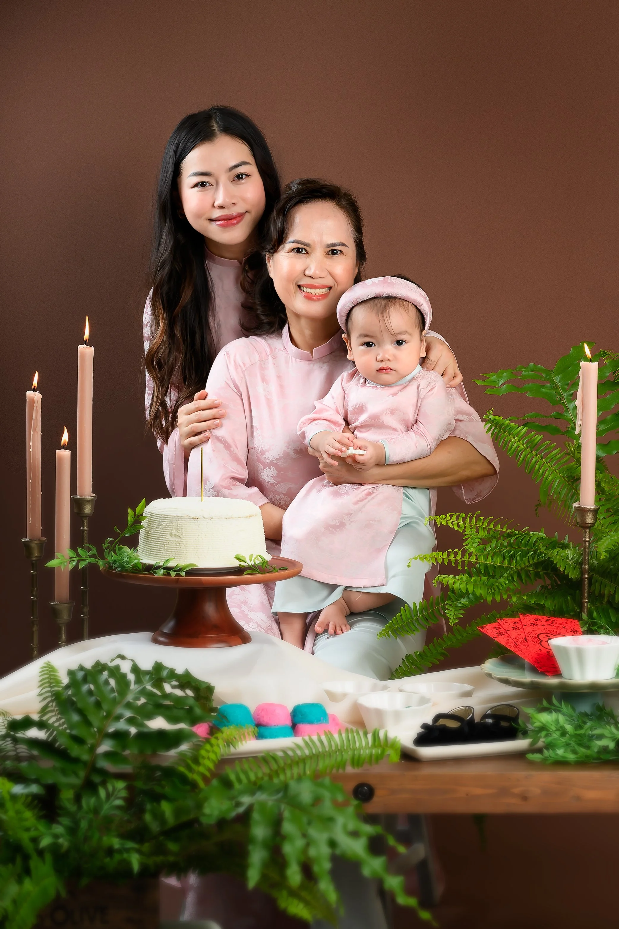 Honoring Tradition: A Vietnamese Thôi Nôi Portrait Experience