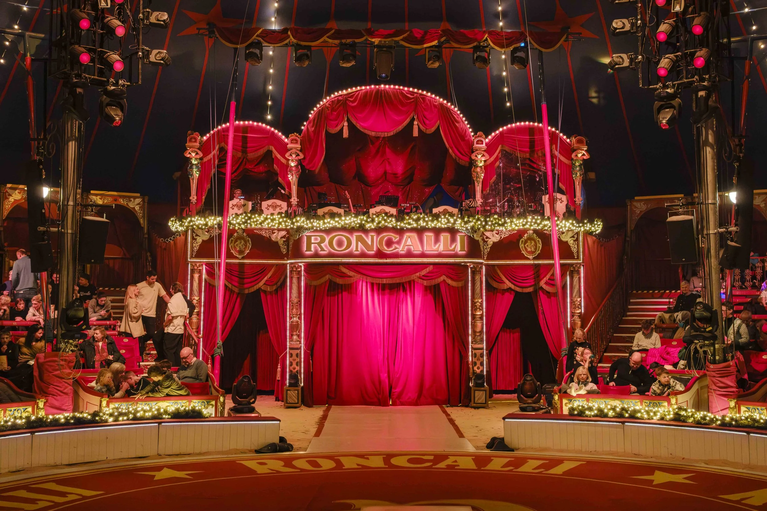 Roncalli Weihnachtszirkus