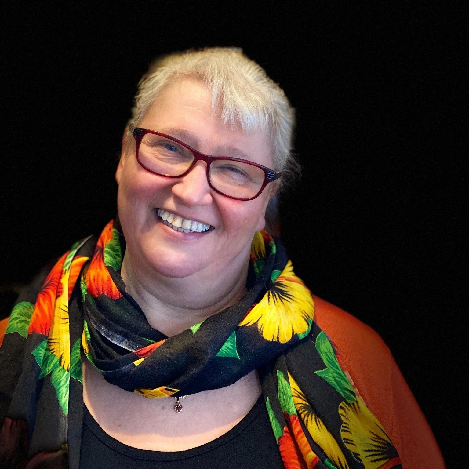 Hallituksen j&auml;senet tutuksi - L&auml;r k&auml;nna styrelsen

Maria Tigerstedt, Elim&auml;ki / Kouvola / Kymenlaakso
Minulla on Viinitila Arboretum Mustilan yhteydess&auml;. Marja- ja hedelm&auml;viinien lis&auml;ksi valmistan  lukuisia elintarvi