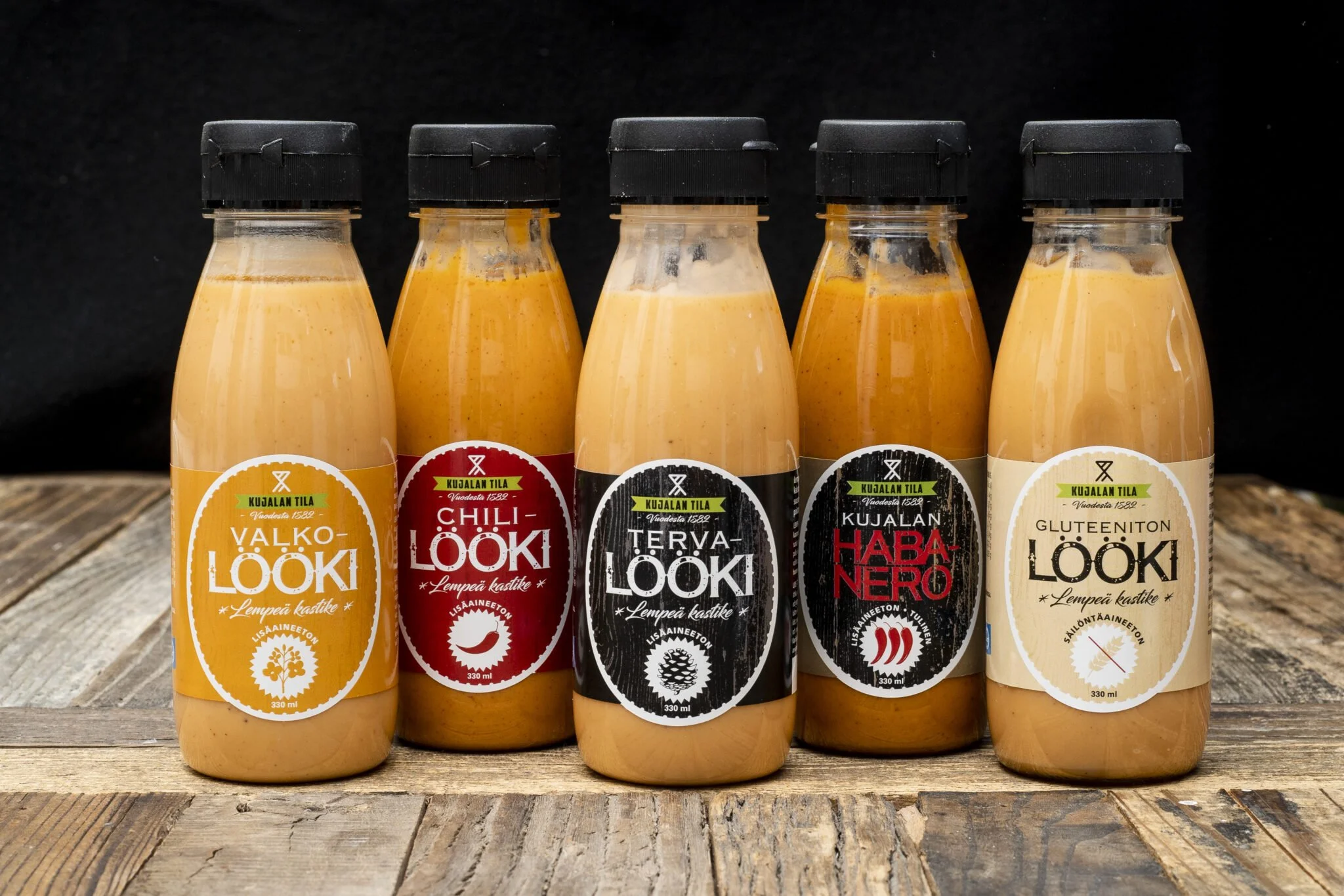 Kujalan tilan Lööki kastikkeita.