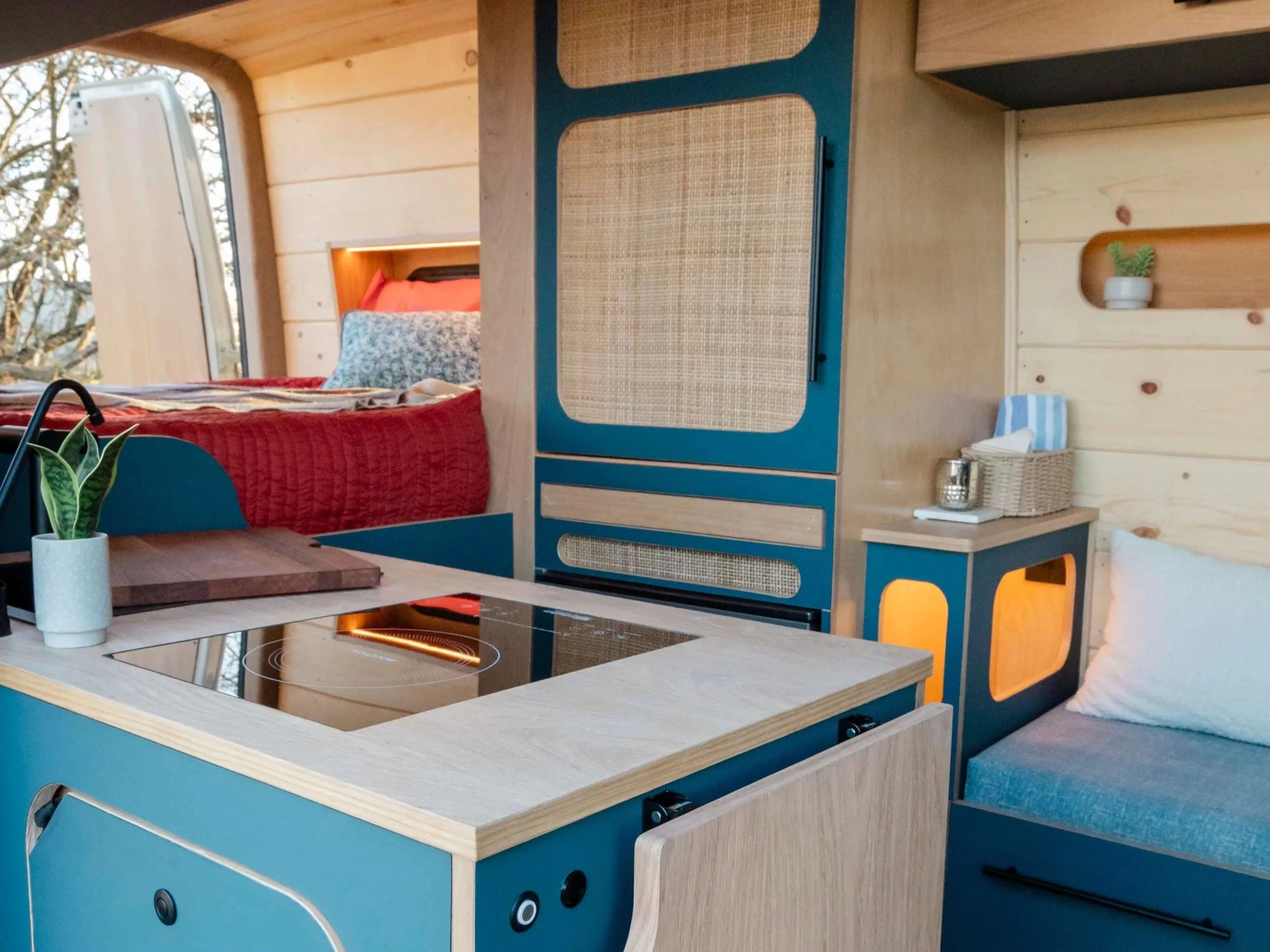 YoloCamperVans-CoastalCruiser-Van-Layout-32.jpg