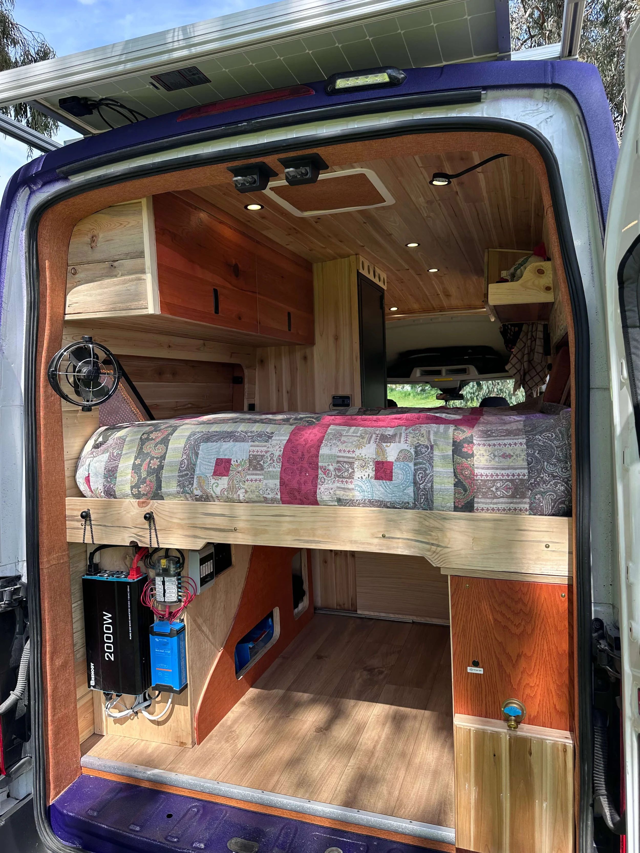 ycv_yolo-camper-vans_ford_transit_custom_bipolar_nomad_07.jpg