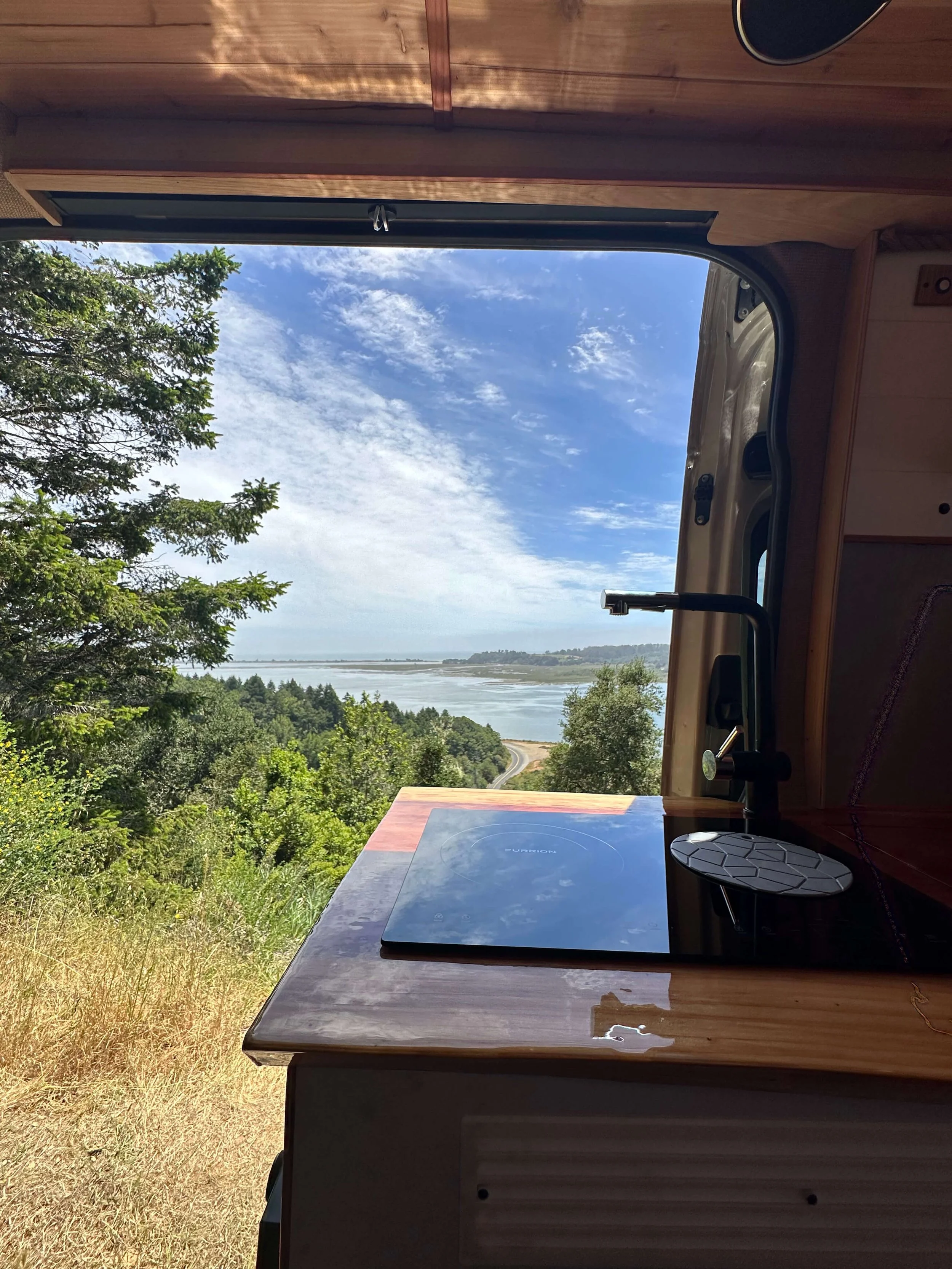 yolo-camper-vans-int-van-oceanview1.jpg