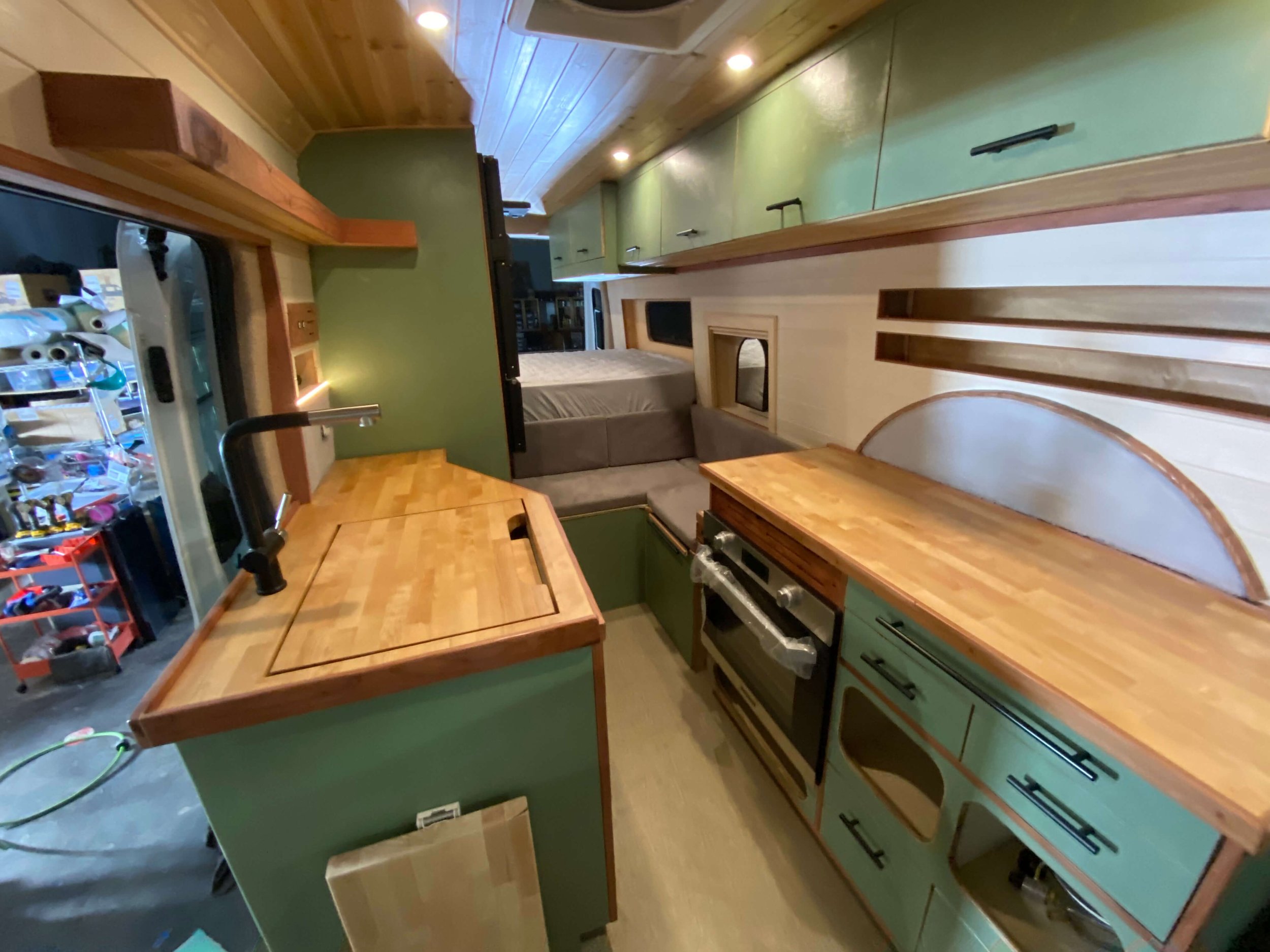 ycv_yolo-camper-vans_ford_transit_custom_01.jpg