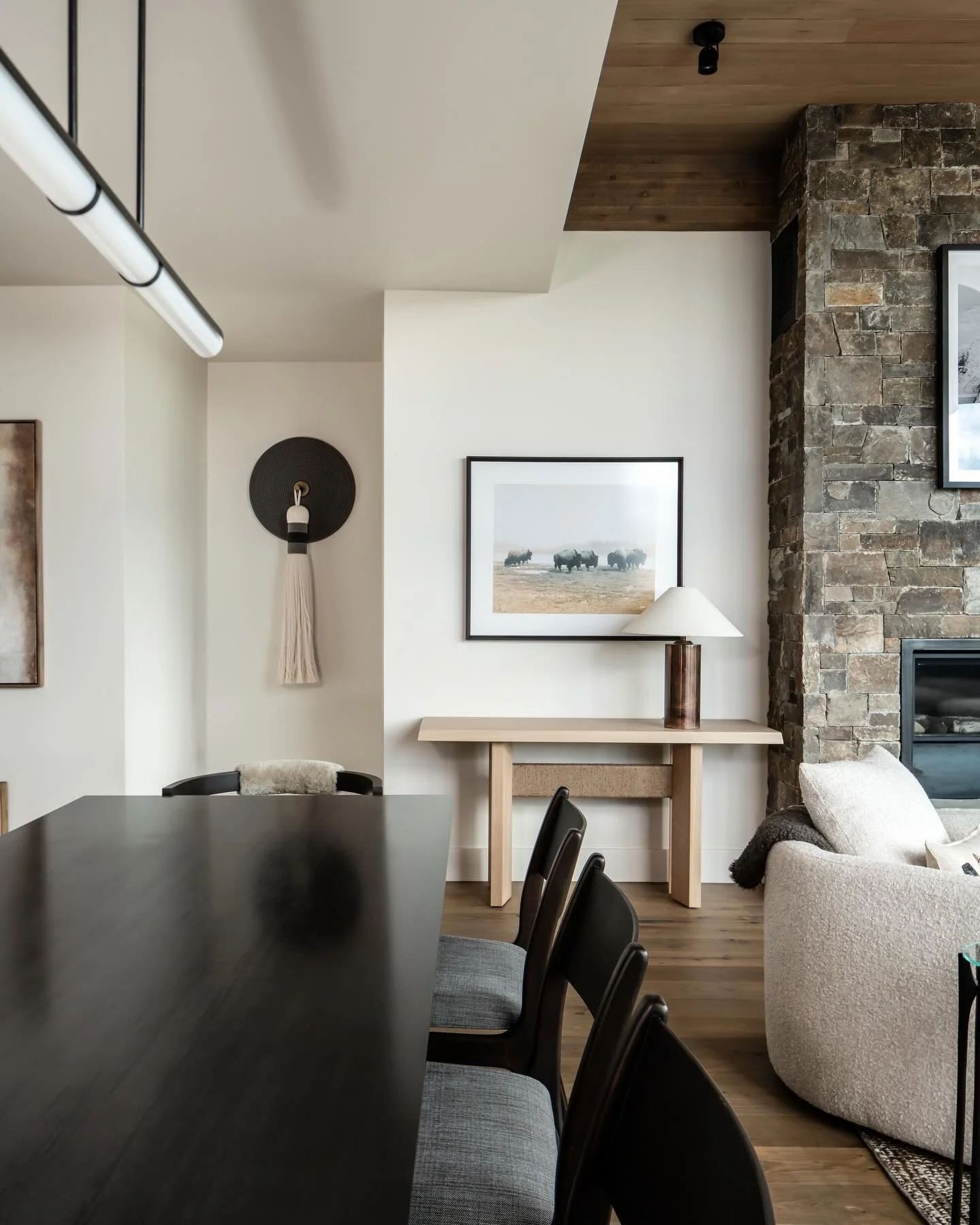 Elevated mountain living, brought to life through execution, intention, and people great at their craft. 

#bigsky #luxuryhomes #bigskybuilders #momentum