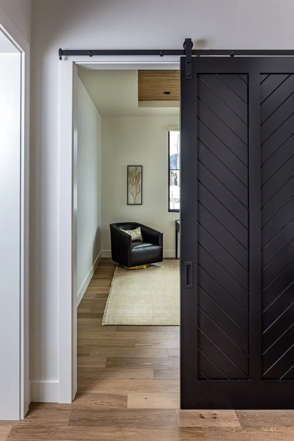 MIDDLE CREEK FARMHOUSE Montana.webp