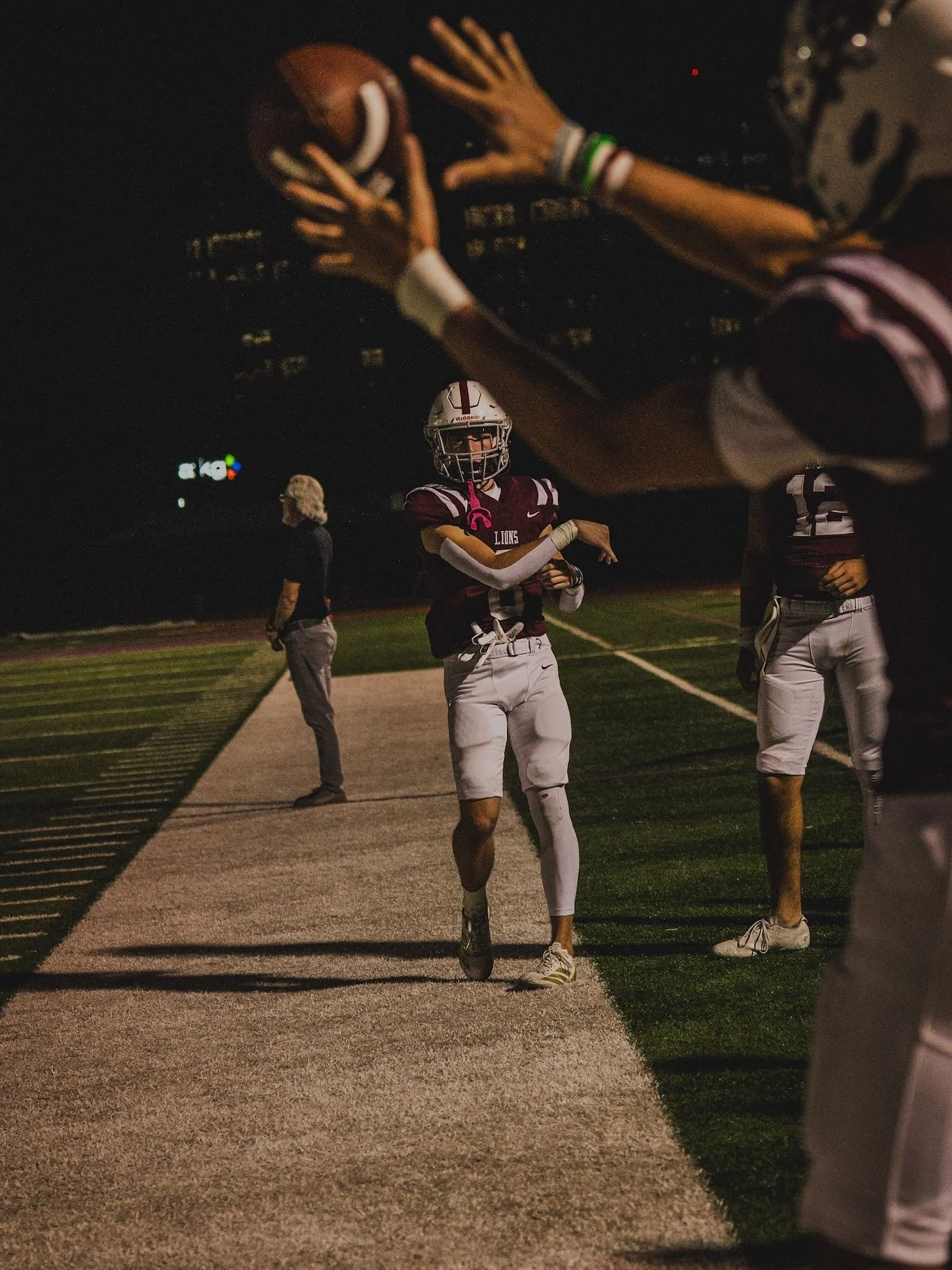 When the lights are out, the focus sharpens. 🔦🏈🔥
Batch 3 of the Homecoming series &mdash; night shots that tell the story under the Friday night sky.

📸 Full gallery &rarr; 🔗 link in bio.
💥 DM for watermark-free downloads + prints.
If you repos