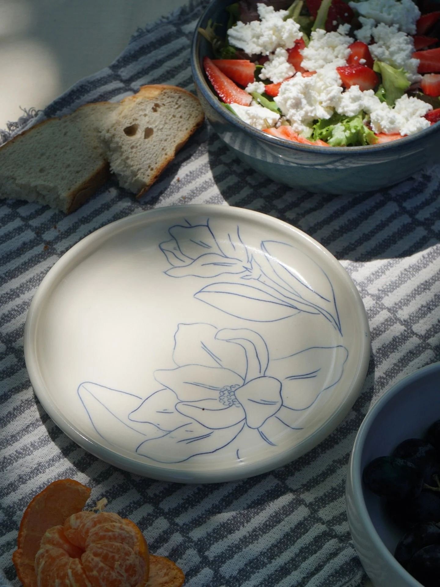 Romanticizing lunch like it&rsquo;s a personality trait. 
&bull;
#wheelthrown #handbuiltpottery #studiopottery #functionalpottery #ceramicstudio