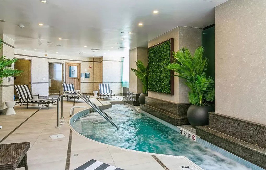 88-morgan-jersey-city-jacuzzi.jpg
