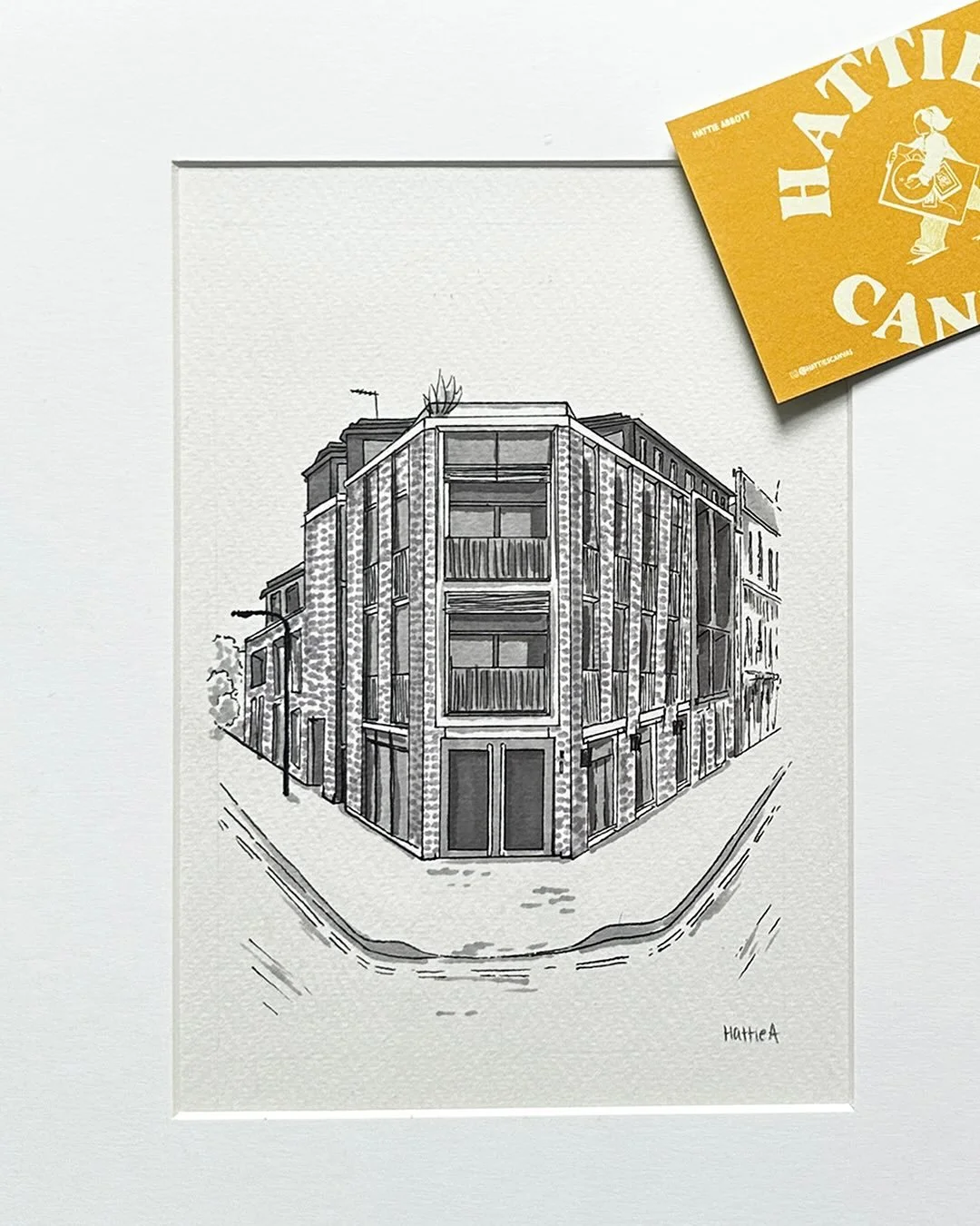 Swipe to go from a home in Fulham, to a home in Scotland ➡️✨
2 x A5 drawings in one frame 💛
————-
🎨 hattiescanvas
✨ bespoke artwork 
💌 message for commissions 
#ProMarker #InkIllustration #ArchitectureIllustration #Hous