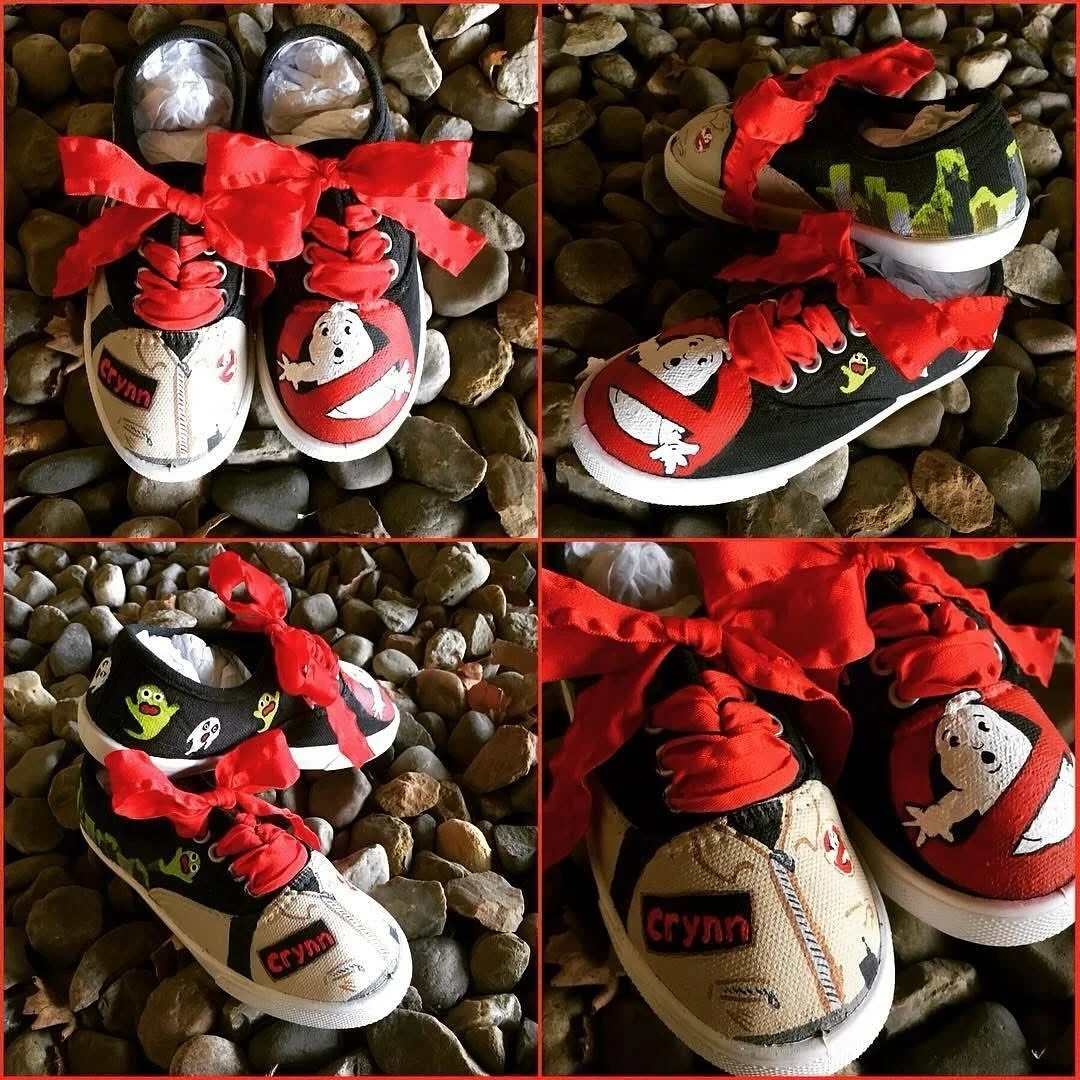 Central Illinois!
Interested in receiving free painted shoes or helping us create them? 
Contact us:
Call or Text: 309-550-4710
Email: victoria@artaltruistic.com
#LittleFeetBigDreams #volunteerpeoria #paintedshoes